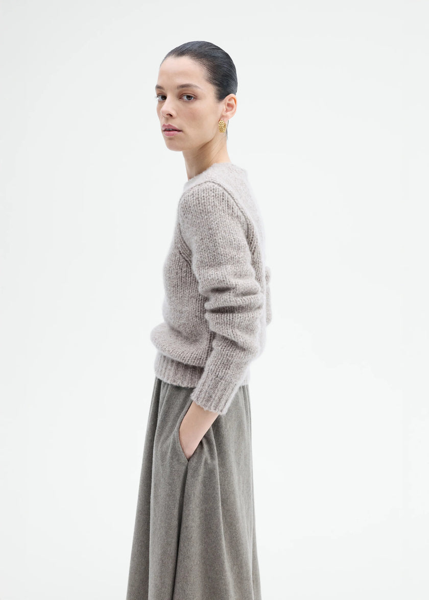 FITTED CREW SWEATER IN CASHMERE SILK