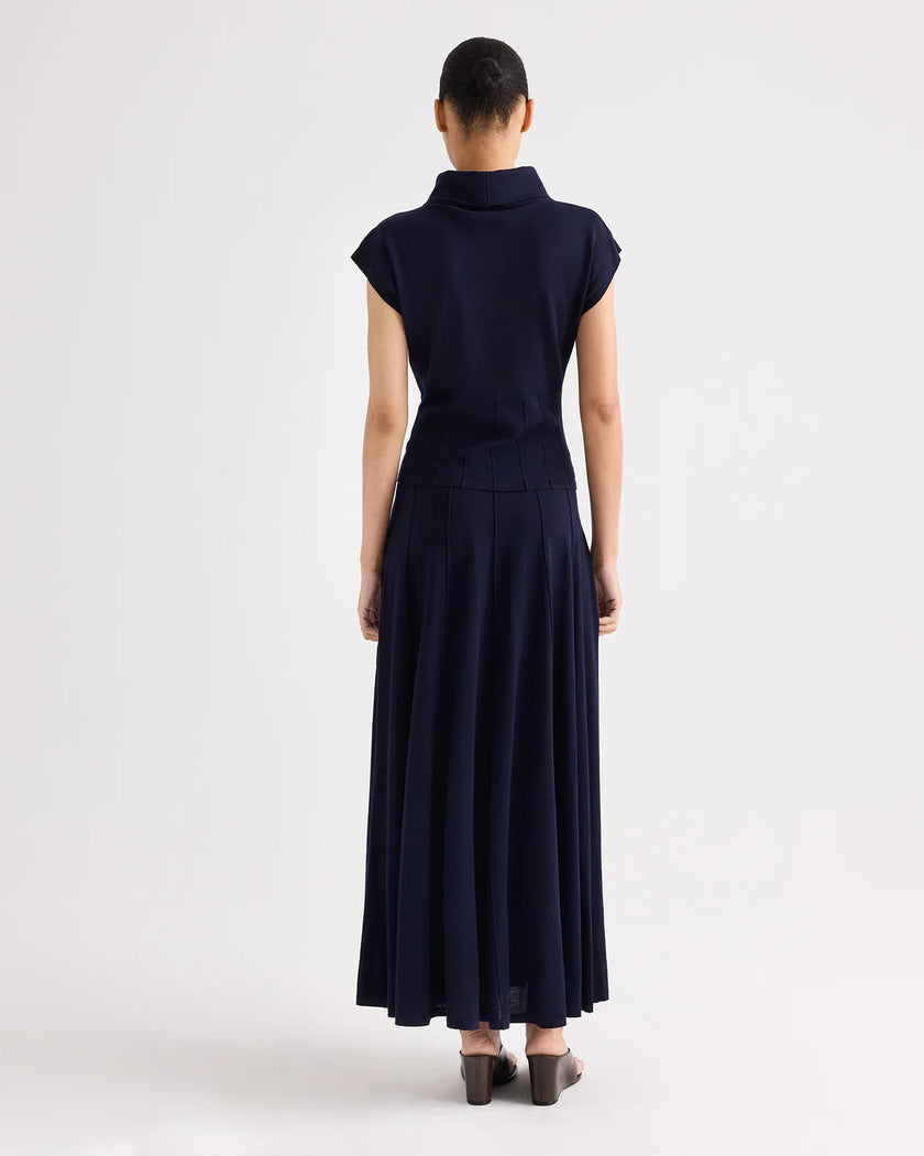 FUNNEL NECK SLEEVELESS TOP IN MERINO WOOL