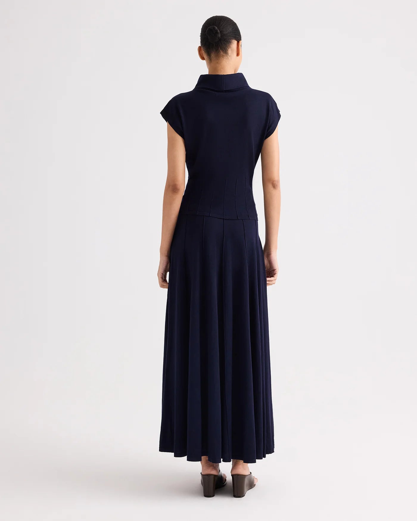 SEAMED MAXI SKIRT IN MERINO WOOL