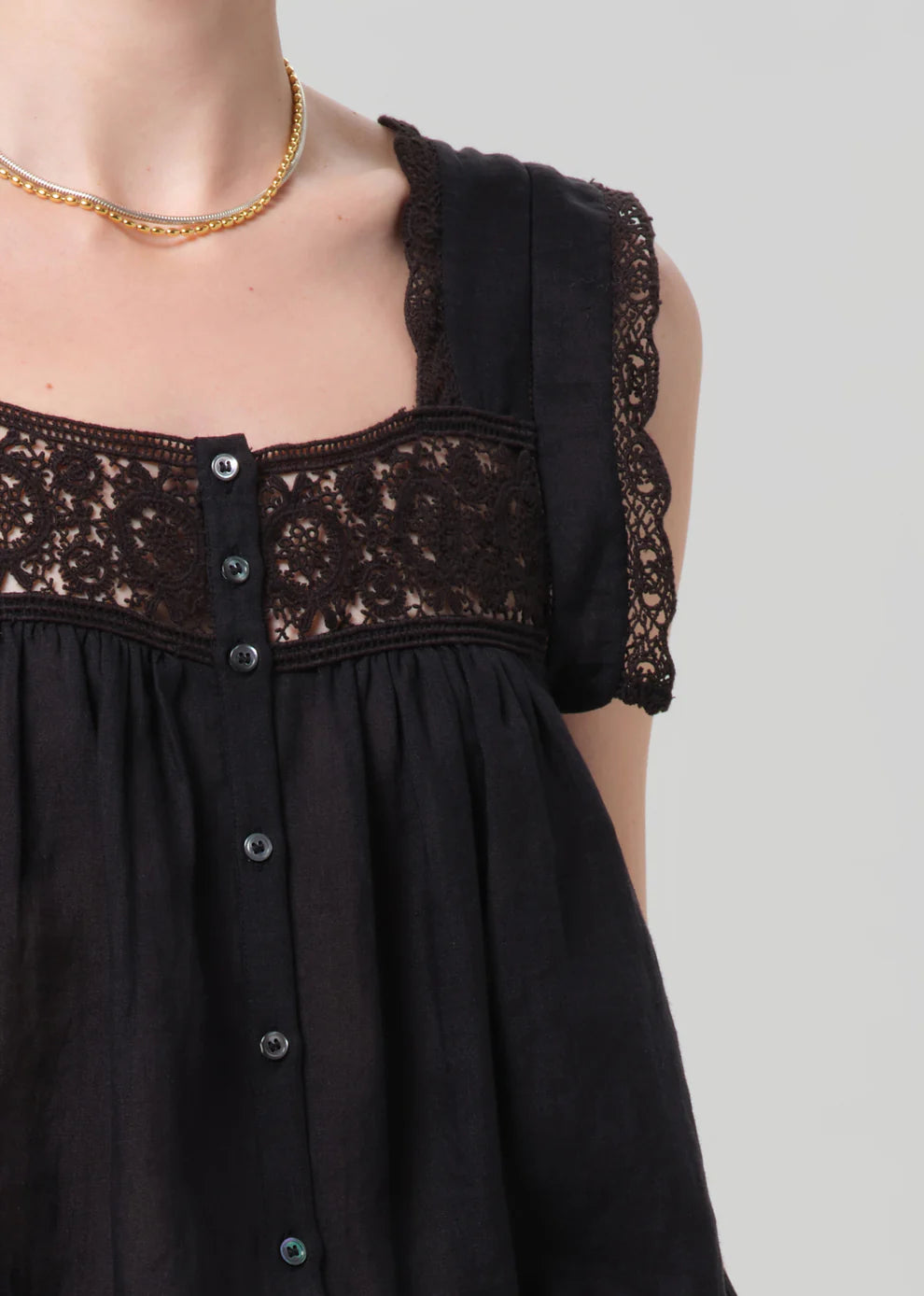 MIA EMBROIDERED TOP