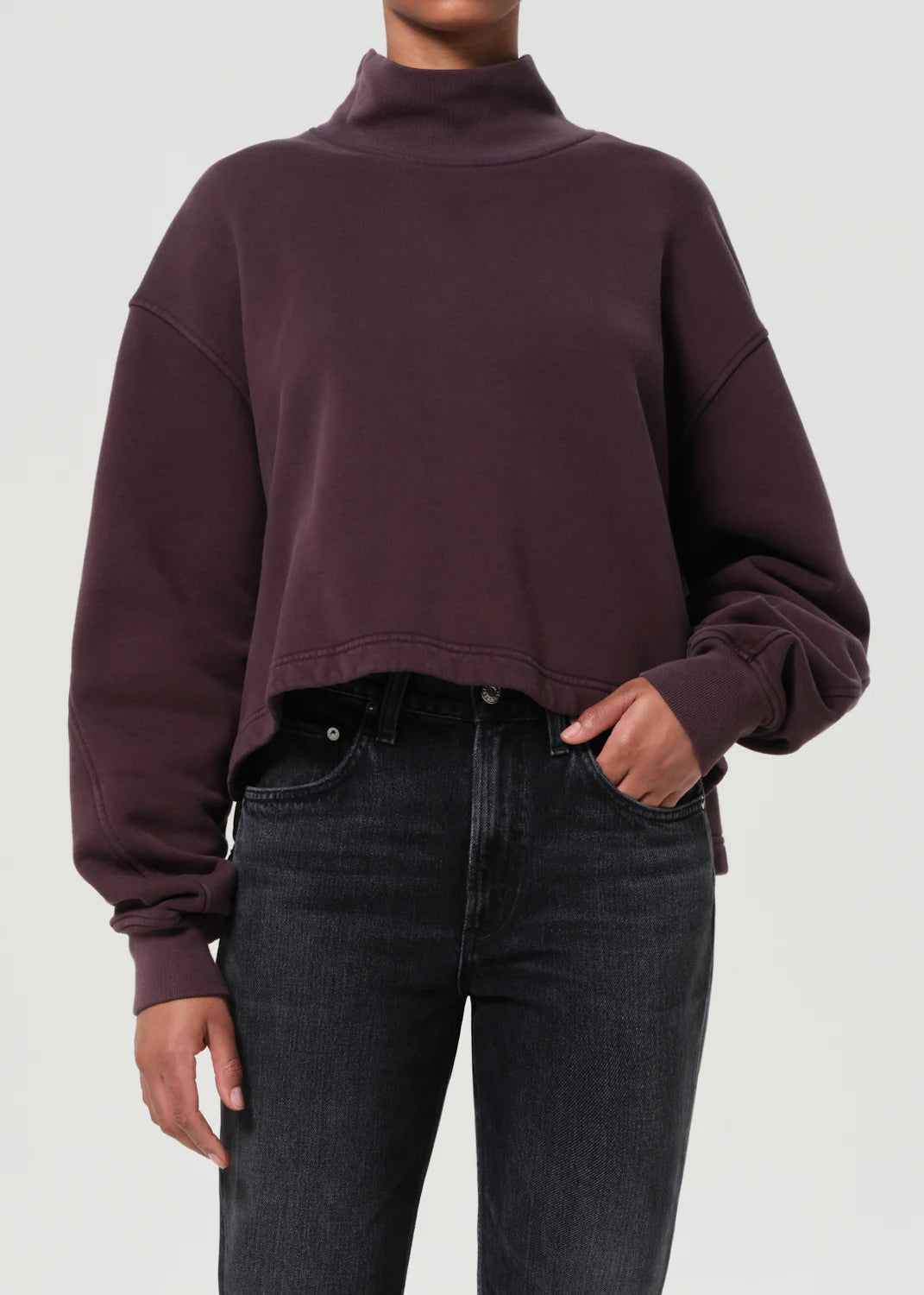 ISRA SWEATSHIRT