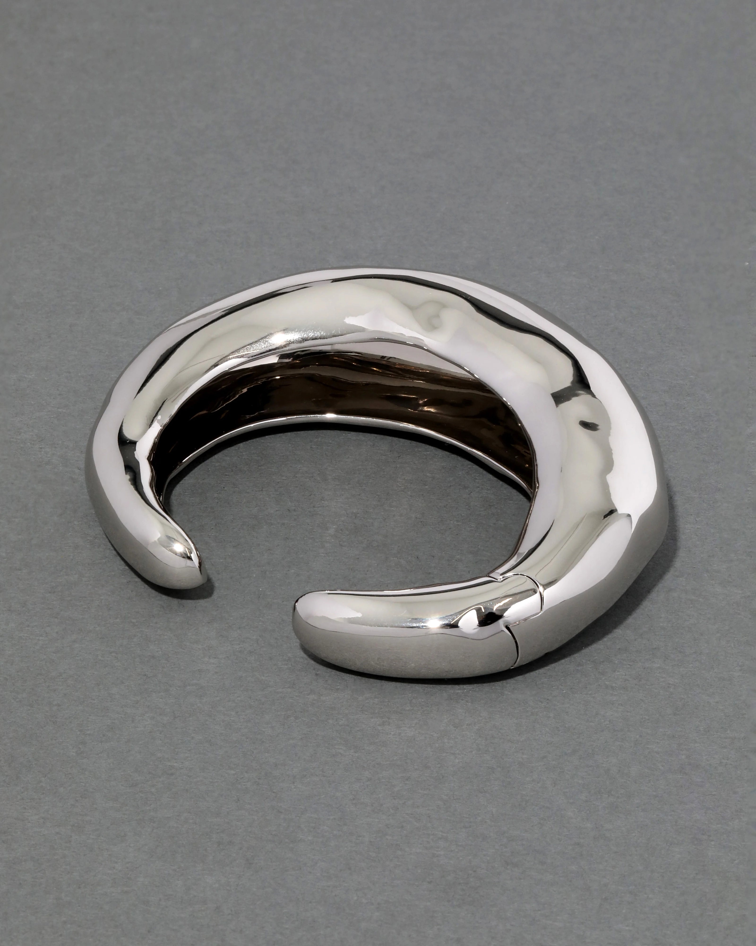 LARGE MOLTEN HINGED CUFF