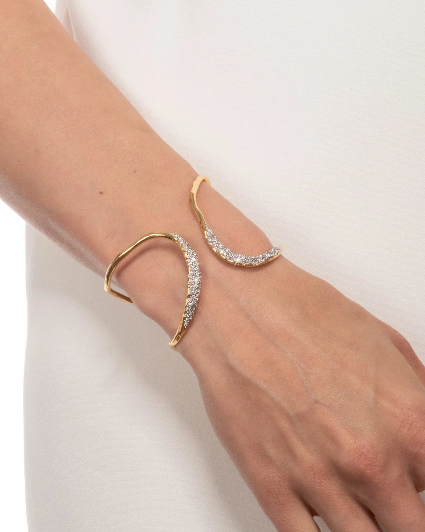 SOLANALES CRYSTAL FREEFORM HINGE CUFF BRACELET