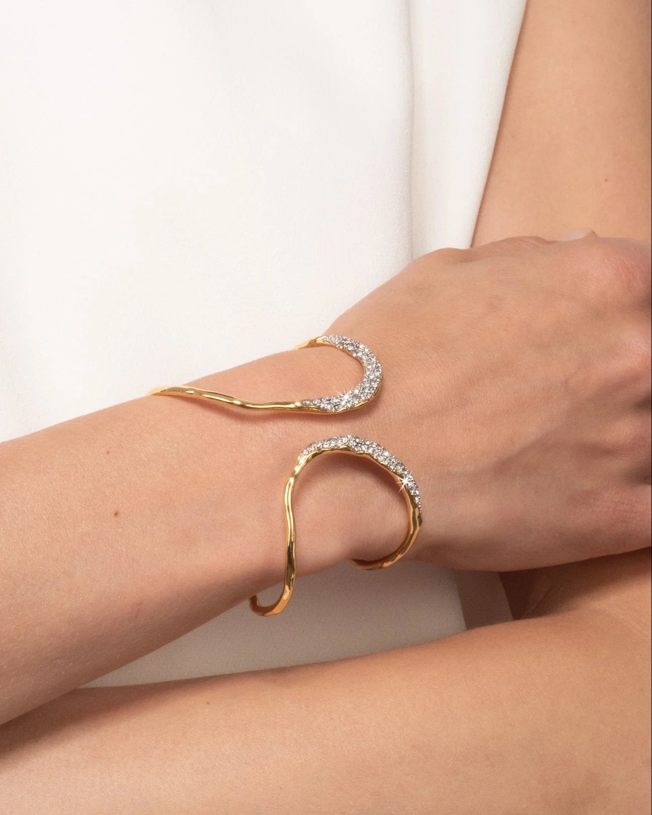 SOLANALES CRYSTAL FREEFORM HINGE CUFF BRACELET
