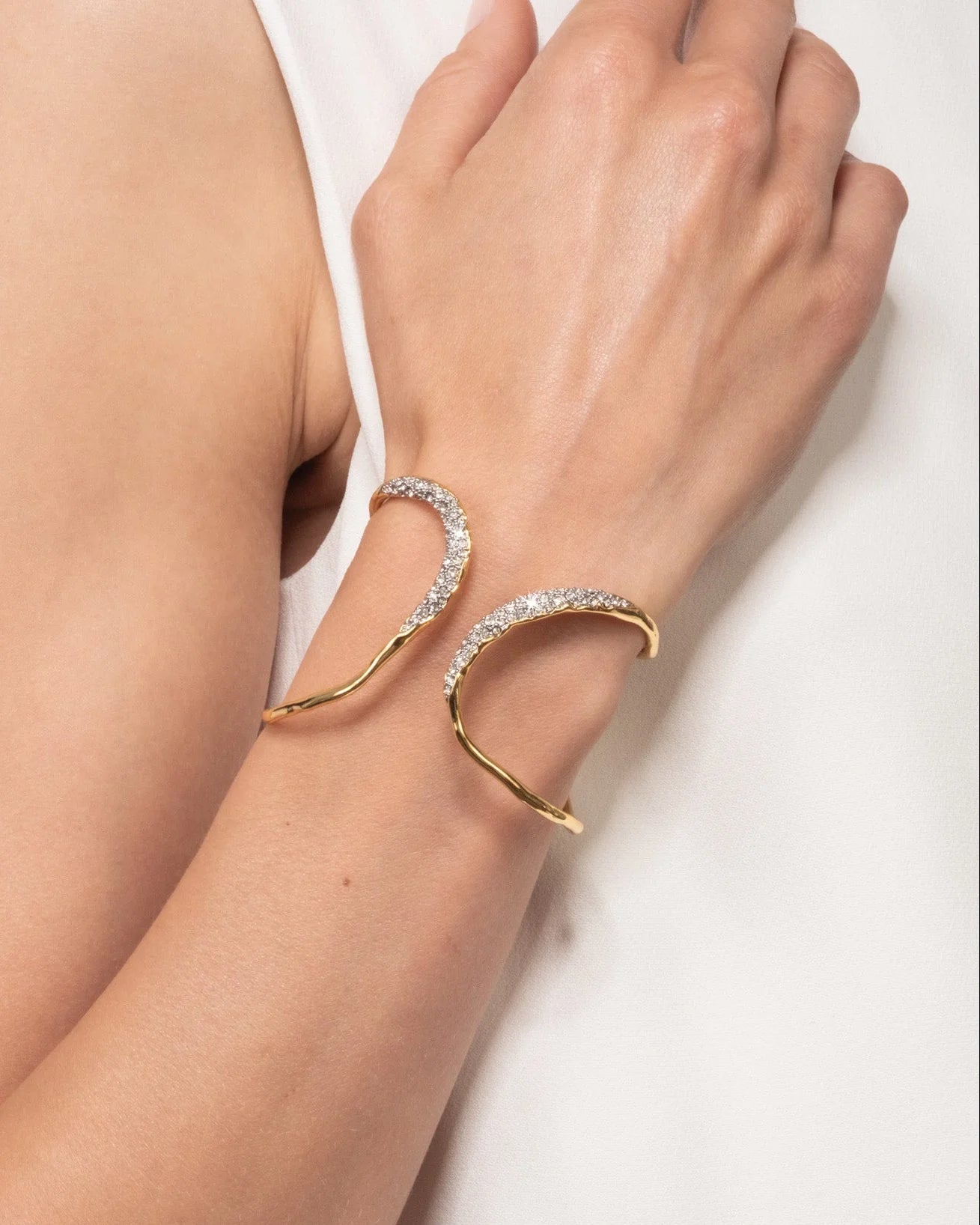 SOLANALES CRYSTAL FREEFORM HINGE CUFF BRACELET