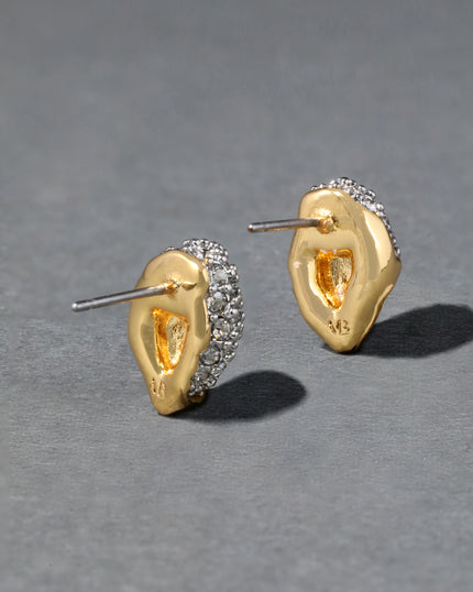 SOLANALES CRYSTAL TINY PEBBLE STUD EARRING
