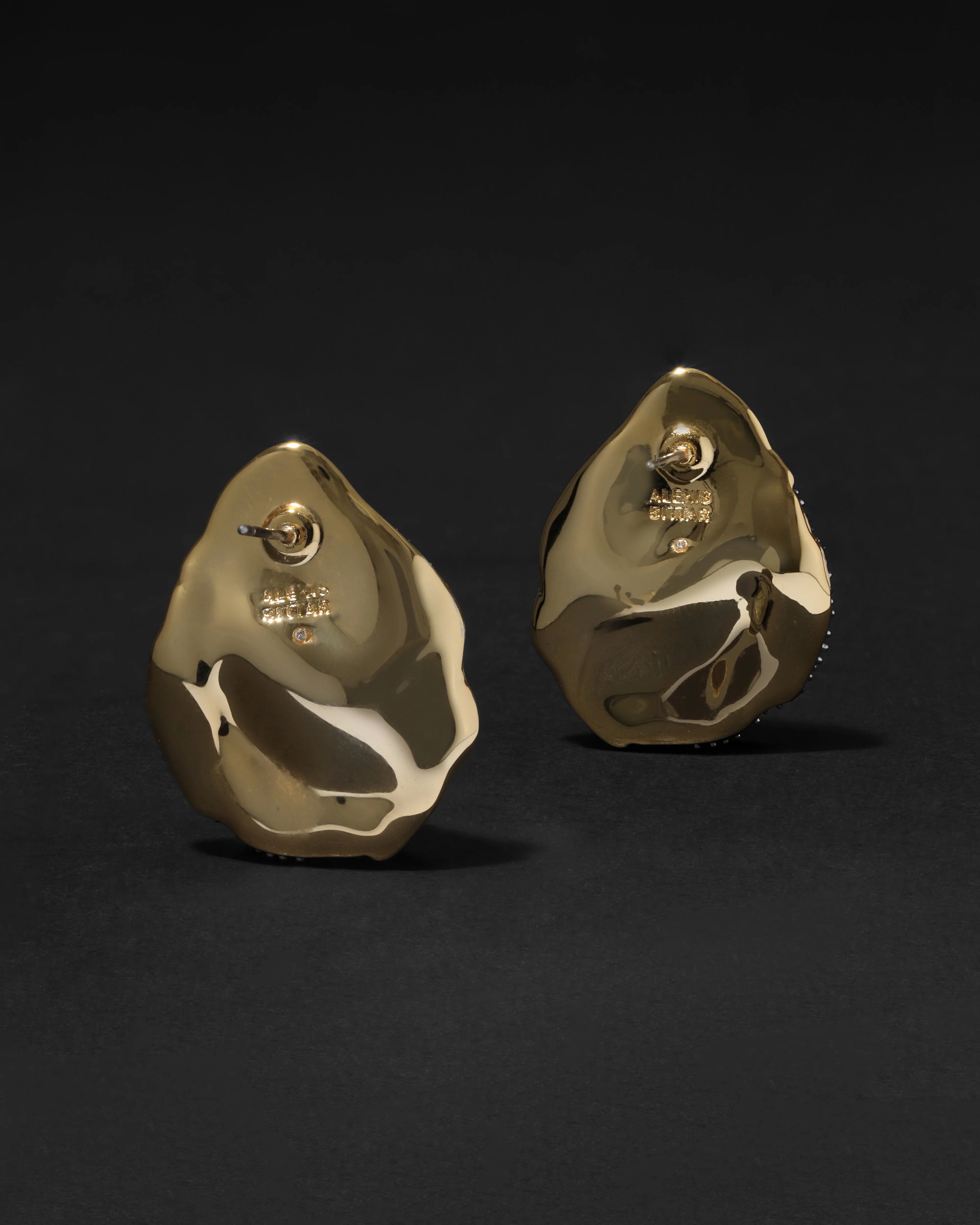 SOLANALES CRYSTAL PETAL POST EARRING