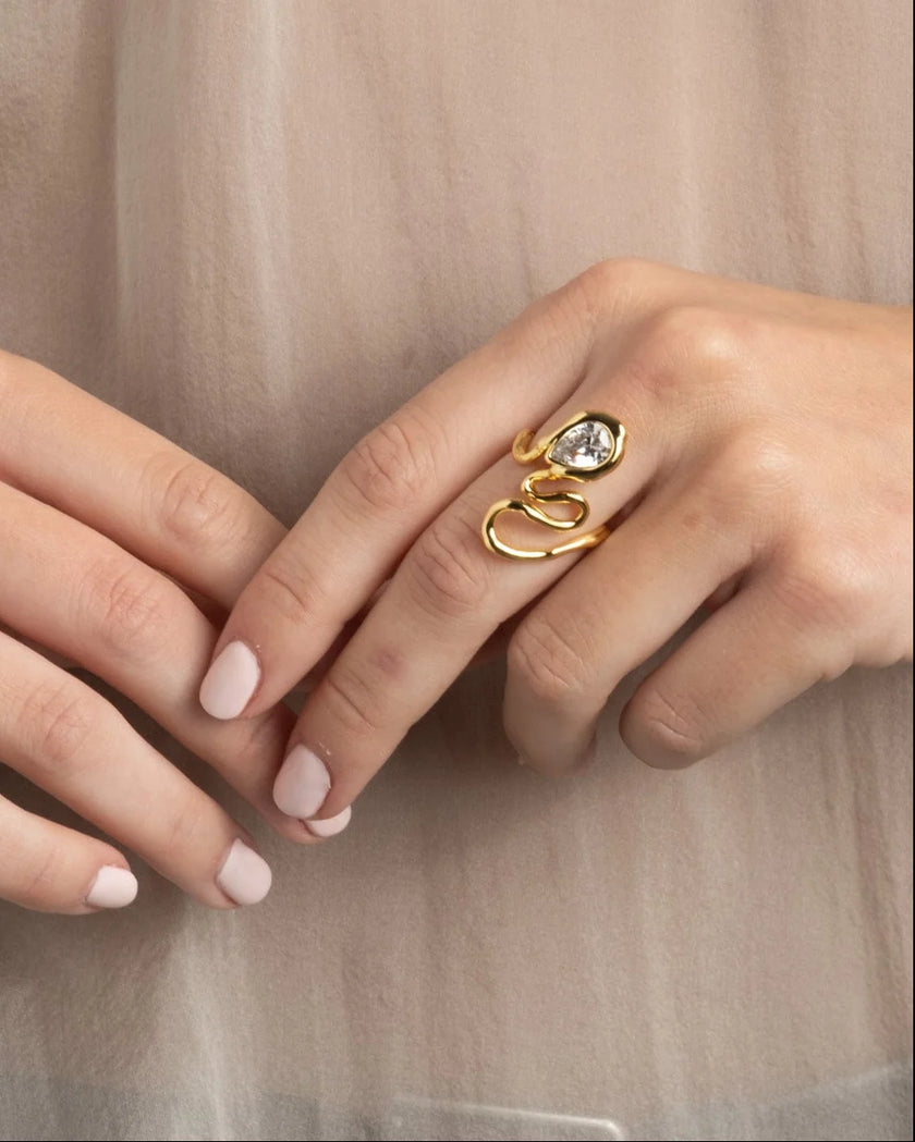 ASTERALES GOLD FLOATING VINE RING