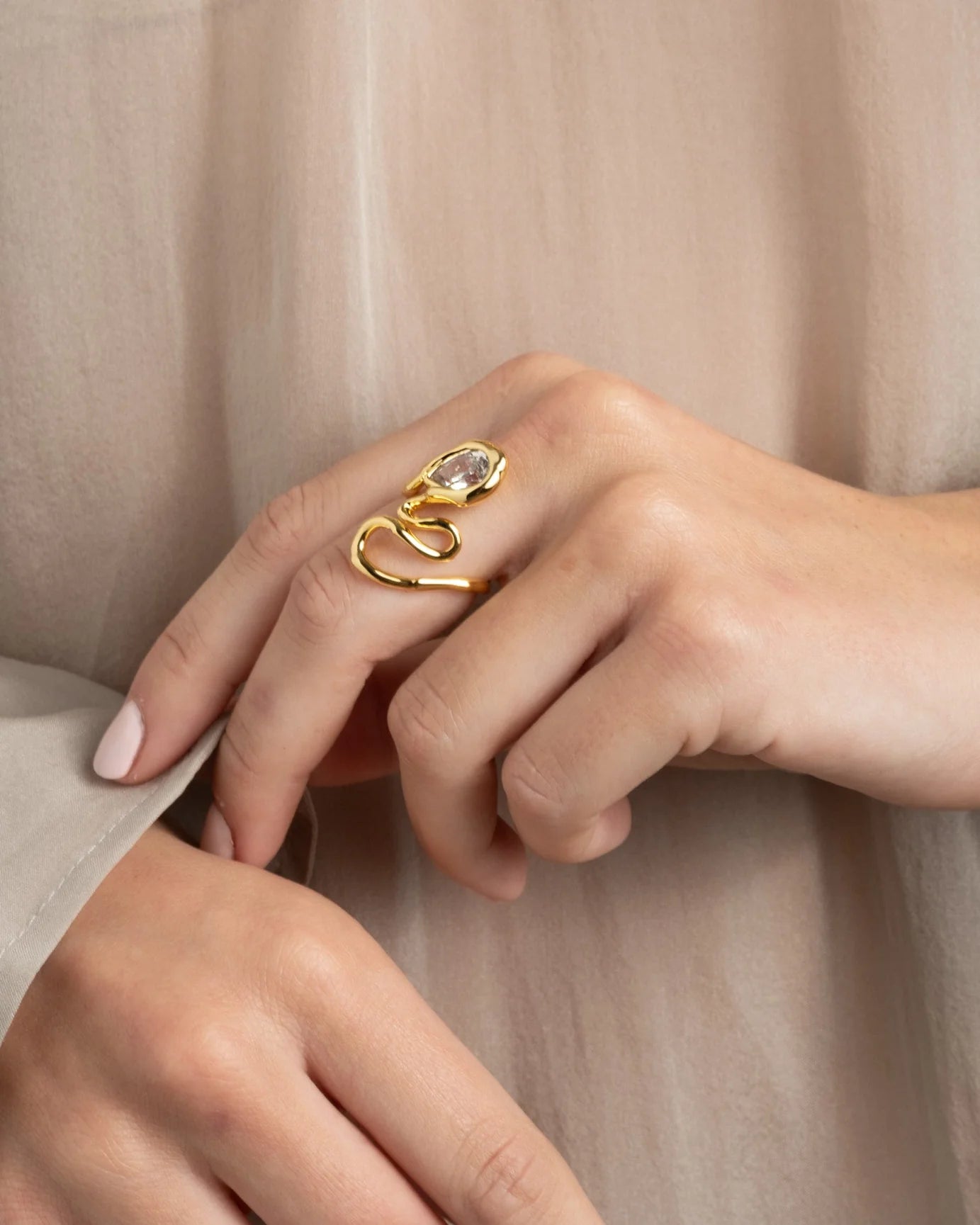 ASTERALES GOLD FLOATING VINE RING