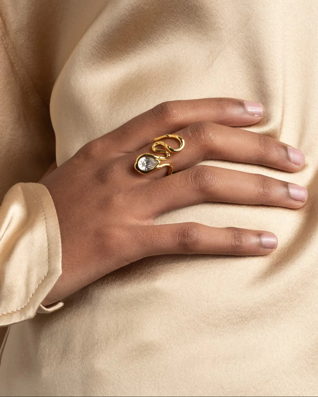 ASTERALES GOLD FLOATING VINE RING