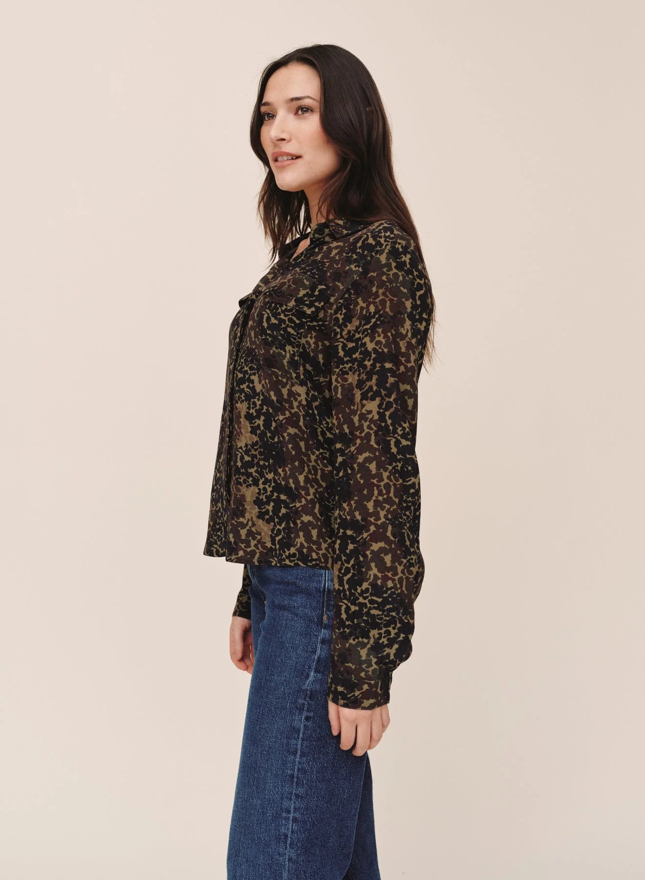 UTILITY POCKET BUTTON DOWN IN DITSY CAMO PRINT