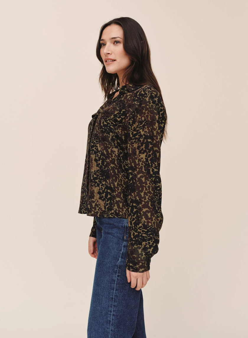 UTILITY POCKET BUTTON DOWN IN DITSY CAMO PRINT