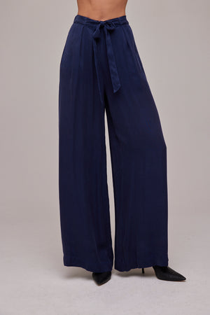 PLEAT FRONT WIDE LEG PANT