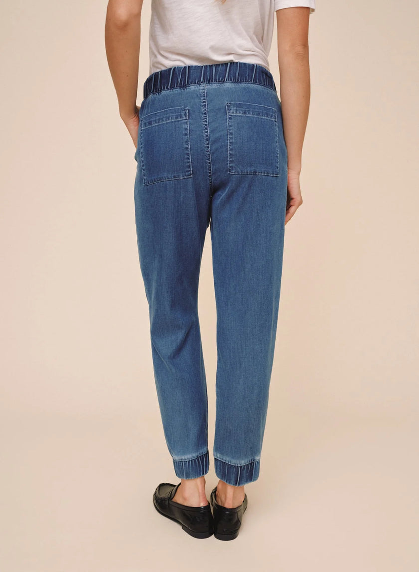 POCKET JOGGER IN FADED INDIGO WASH