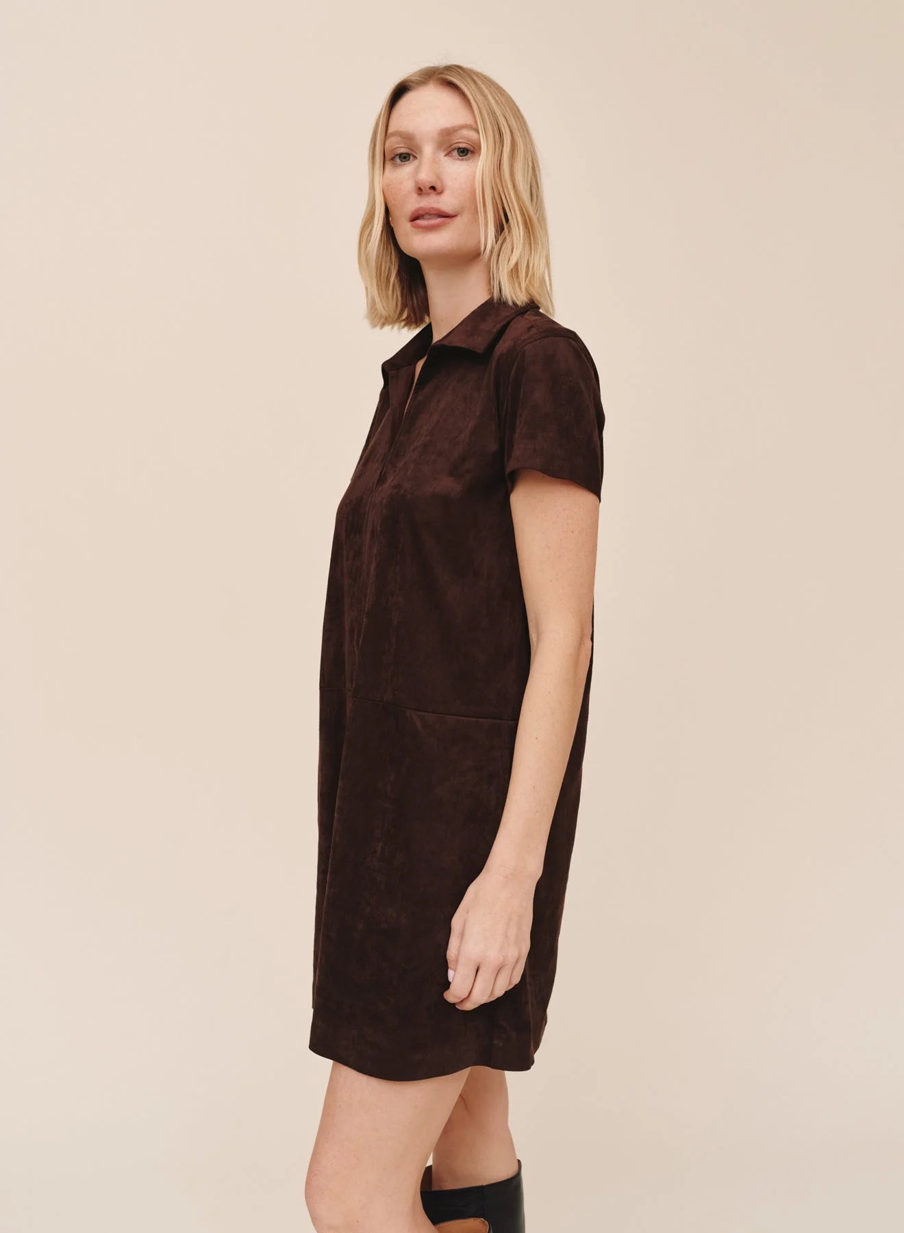 SHORT SLEEVE PULLOVER ALINE DRESS IN DARK ROAST