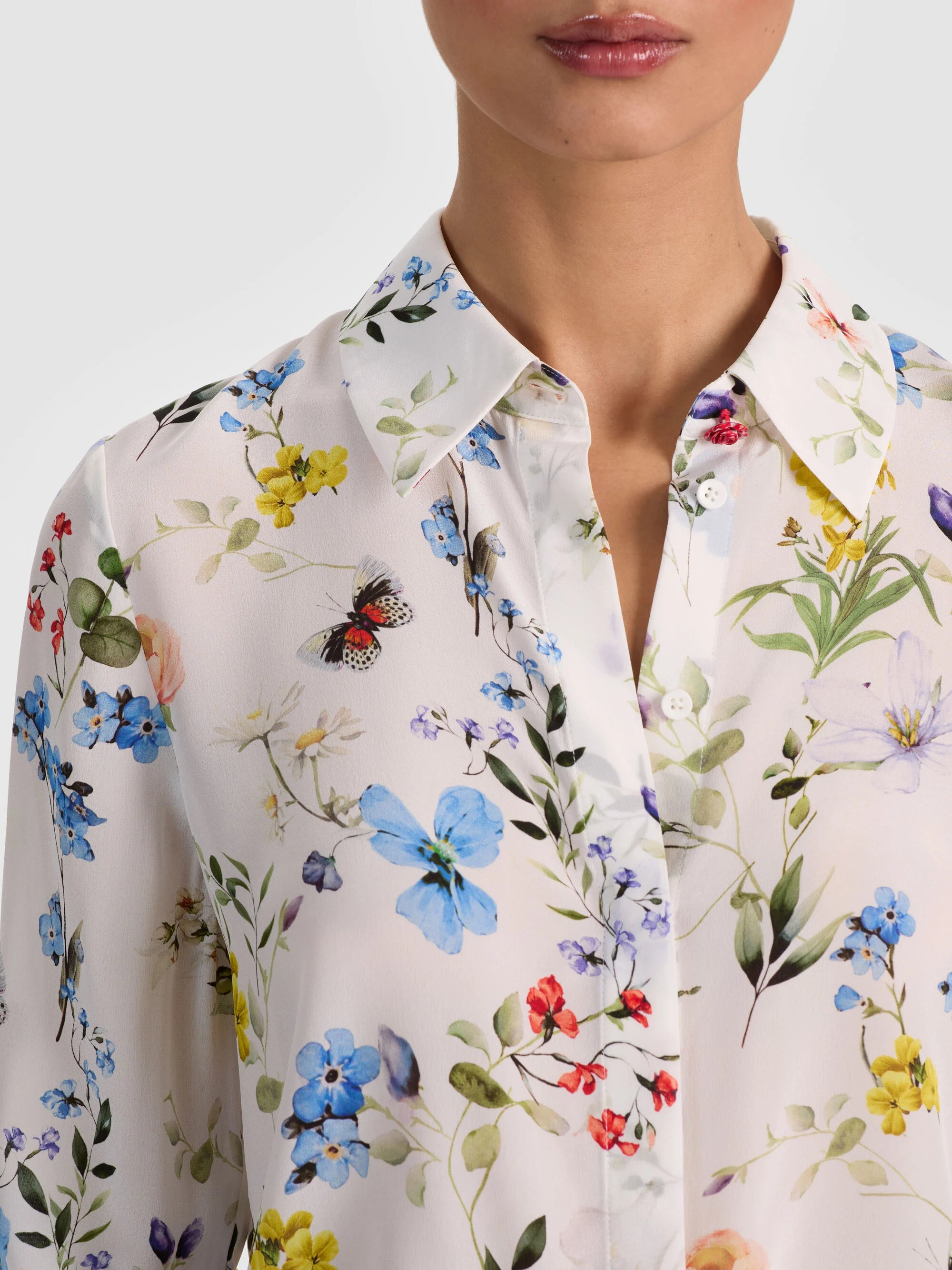 WILLA SILK BLOUSE IN TWISTING VINES OFF WHITE