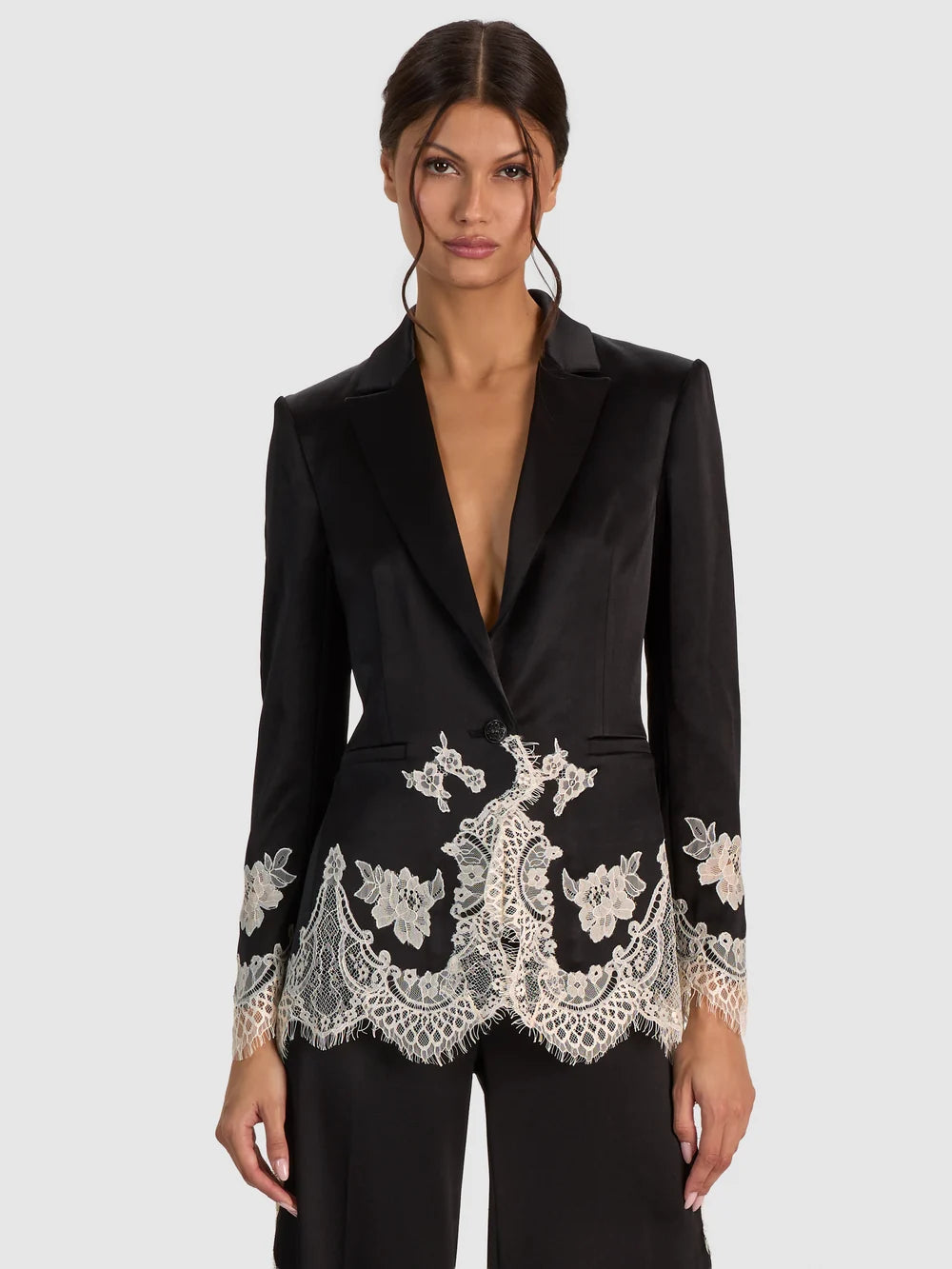 BREANN LACE FITTED BLAZER