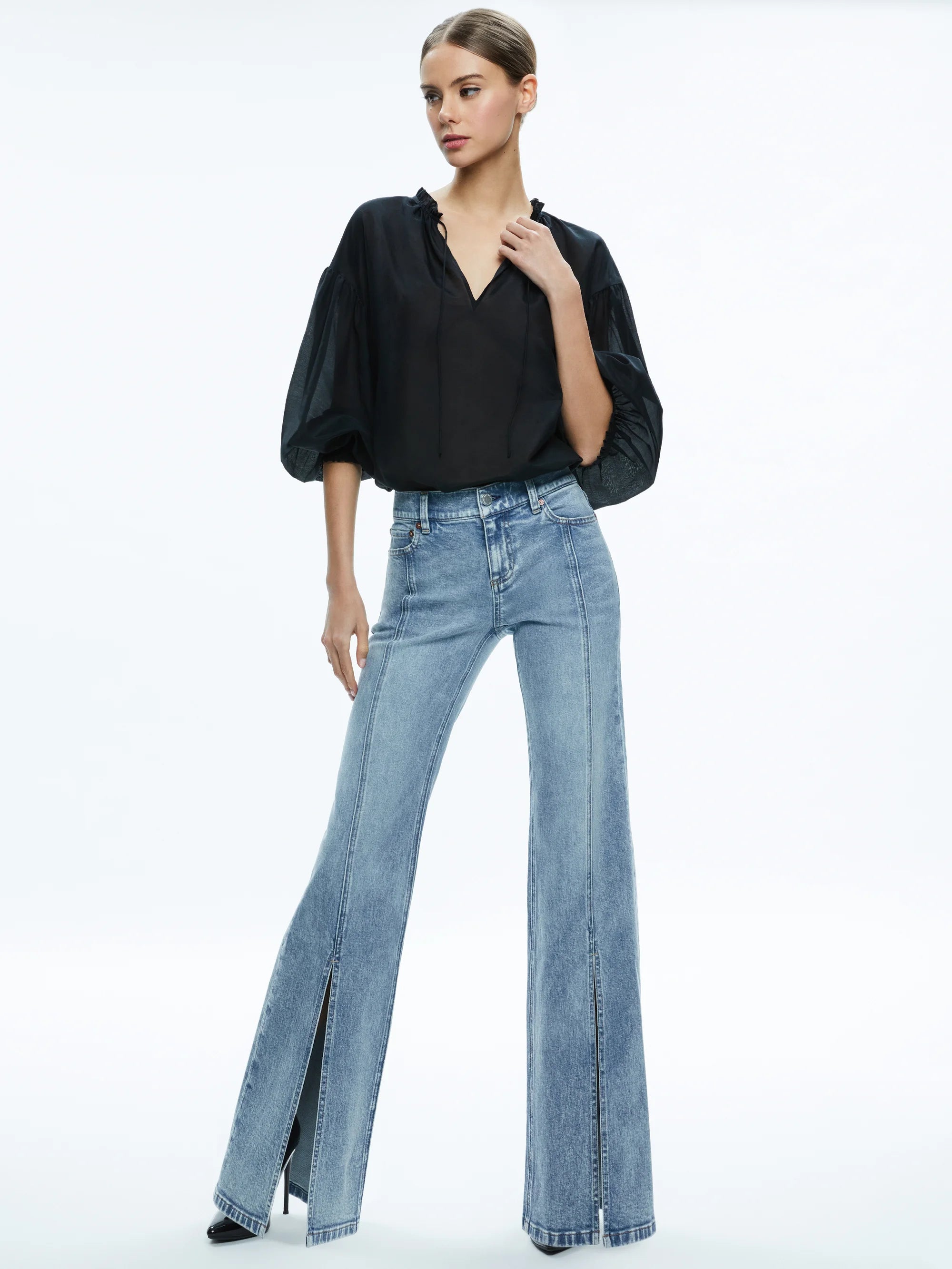 SEDONA LOW RISE CENTER FRONT SLITS FLARE JEAN