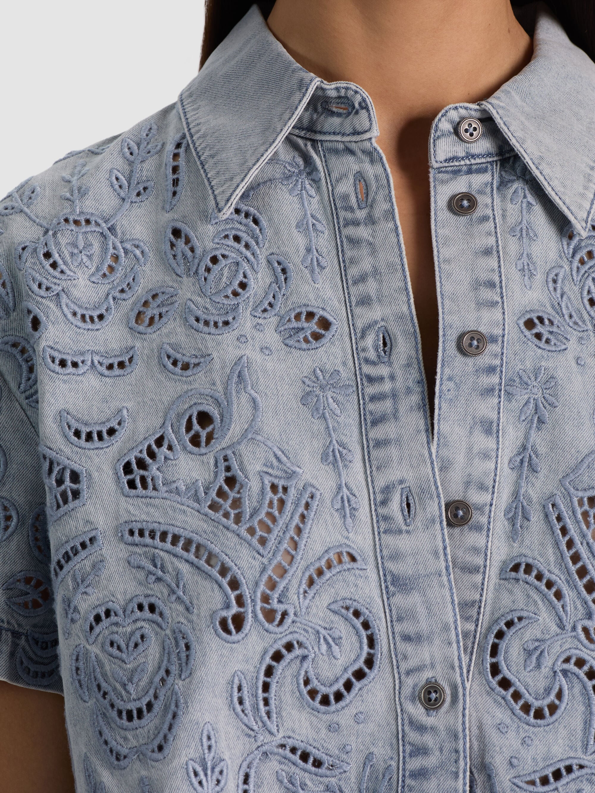 LANE DENIM BUTTON DOWN