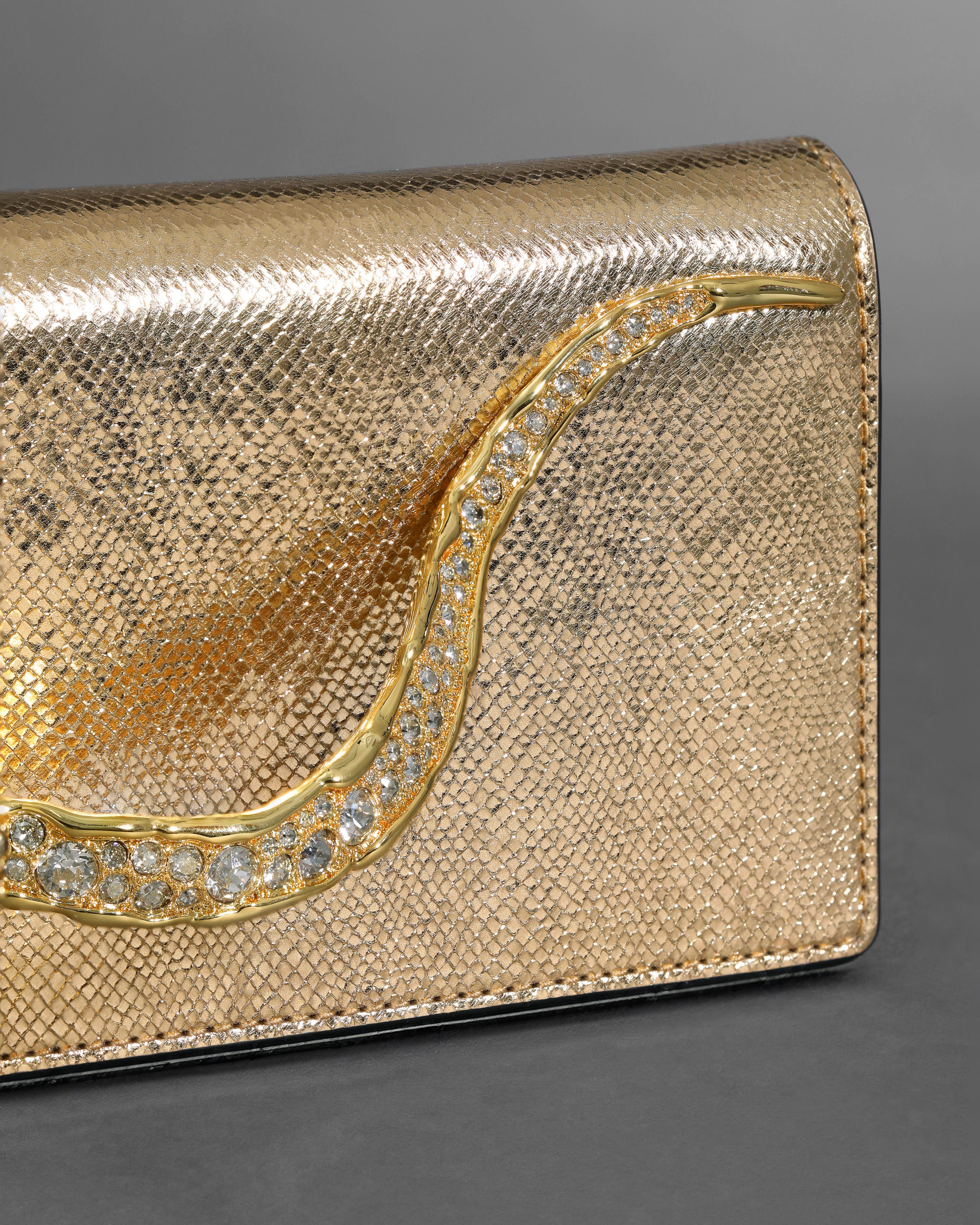 CRYSTAL CURVE CLUTCH