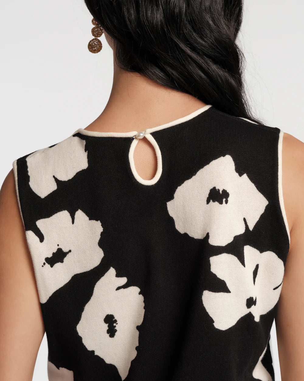 DARLING SHELL FLOATING FLORAL