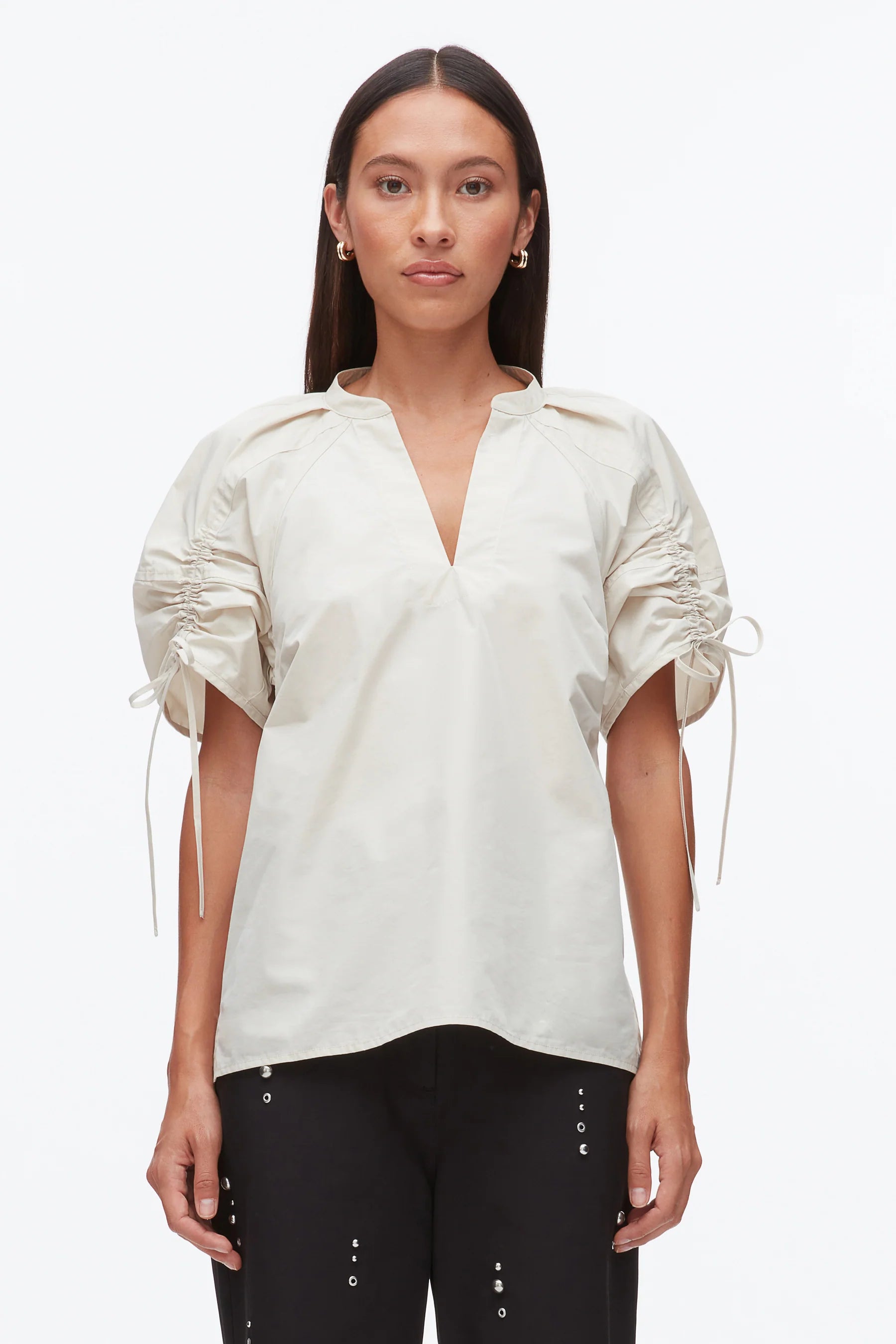 RUCHED SLEEVE VNECK TOP