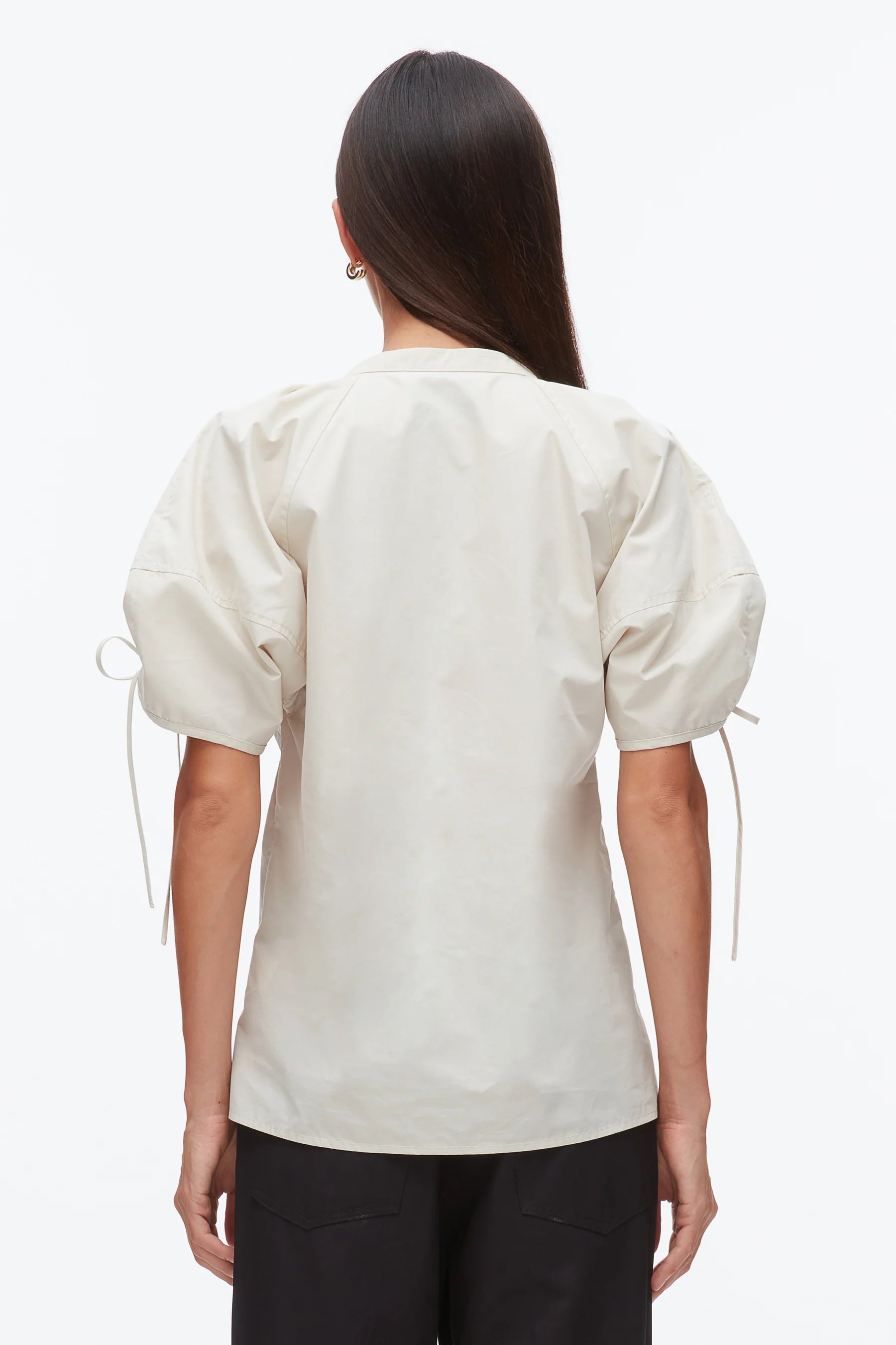 RUCHED SLEEVE VNECK TOP