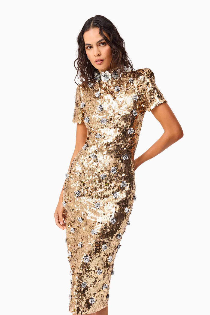 NOELLE SEQUIN SHORT SLEEVE MIDI DRESS IN GOLD