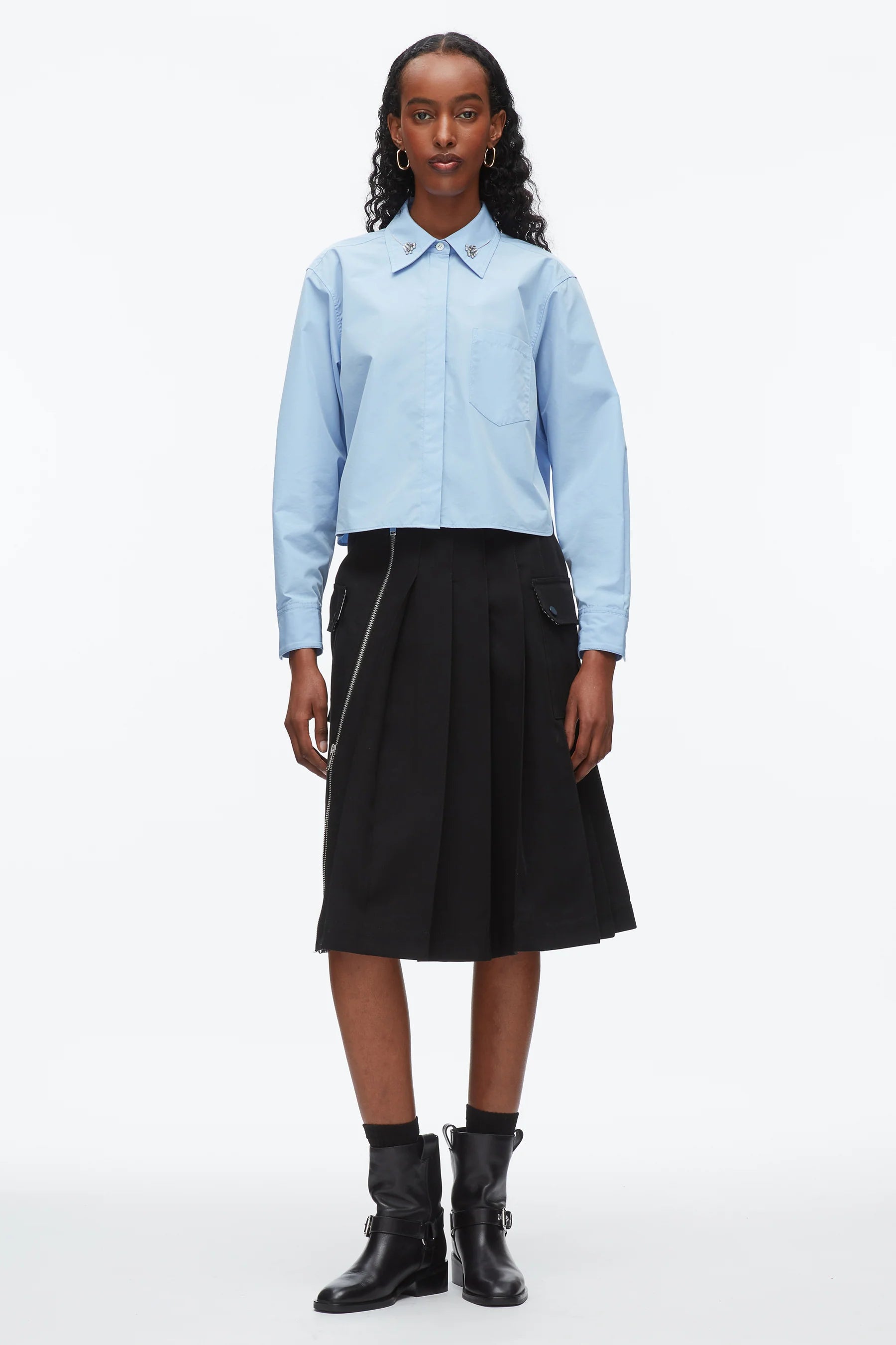 CROPPED SHIRT WITH EMBROIDERED COLLAR