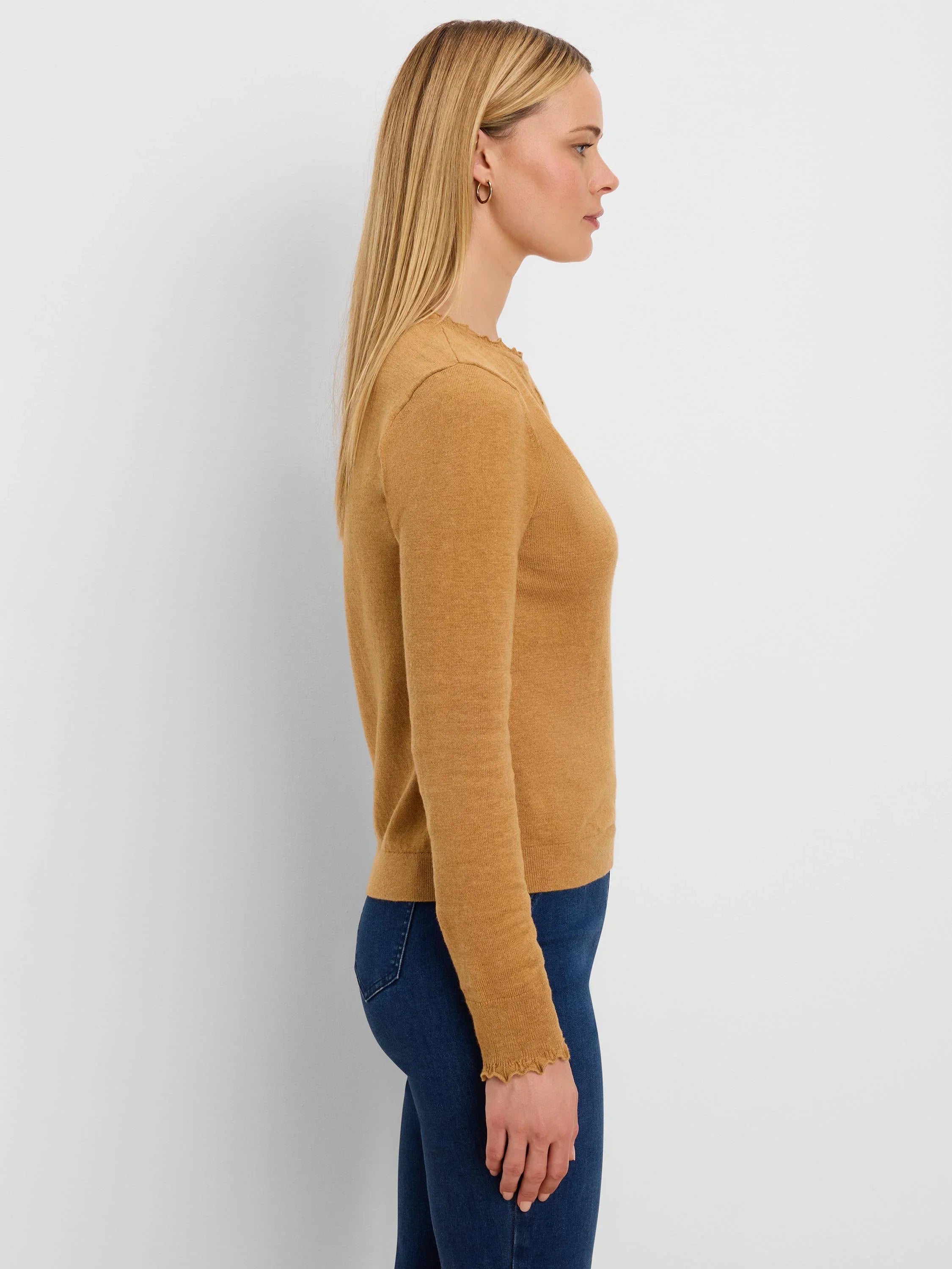 HENLEY RUFFLE SWEATER