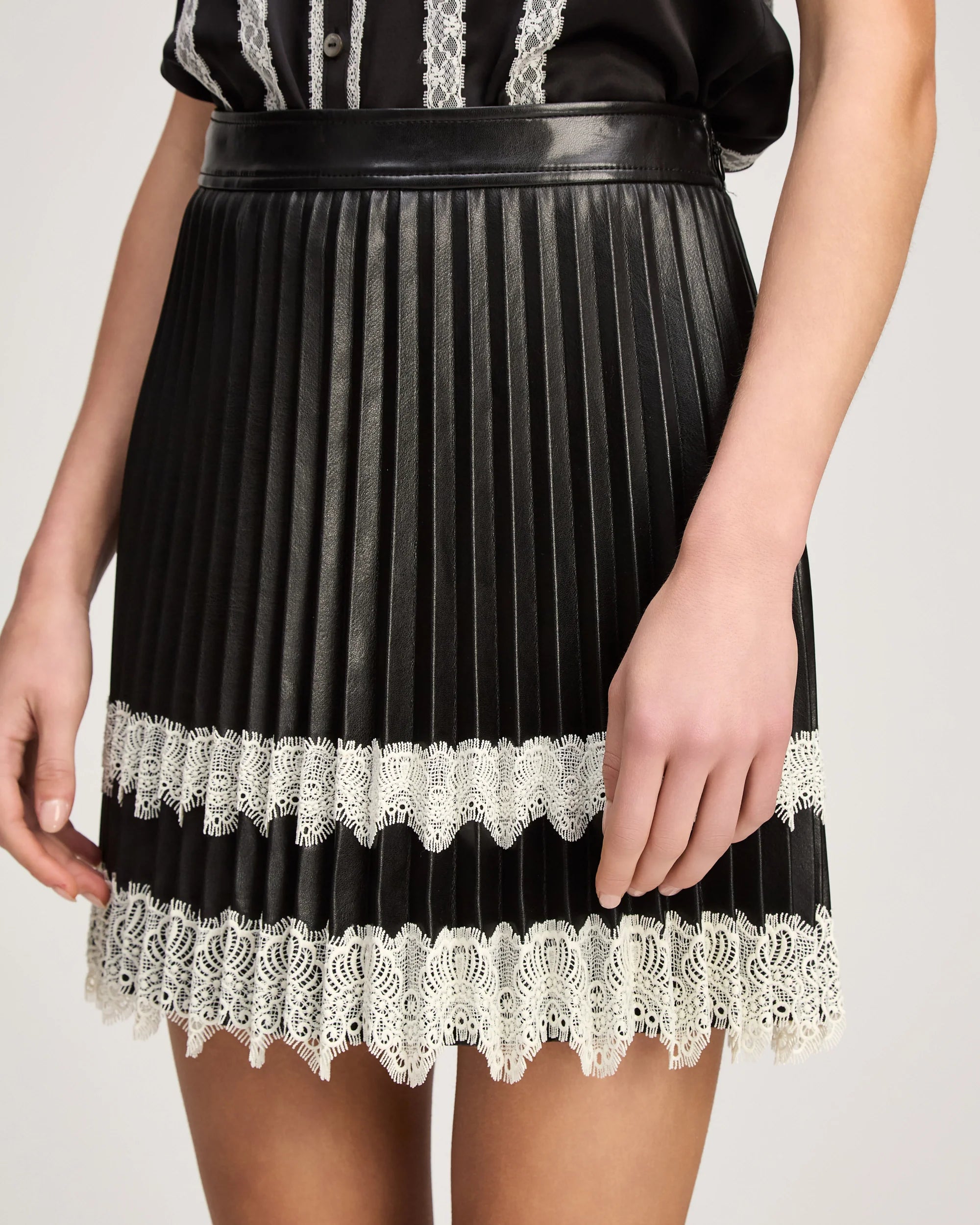 VEGAN LEATHER LANEY SKIRT