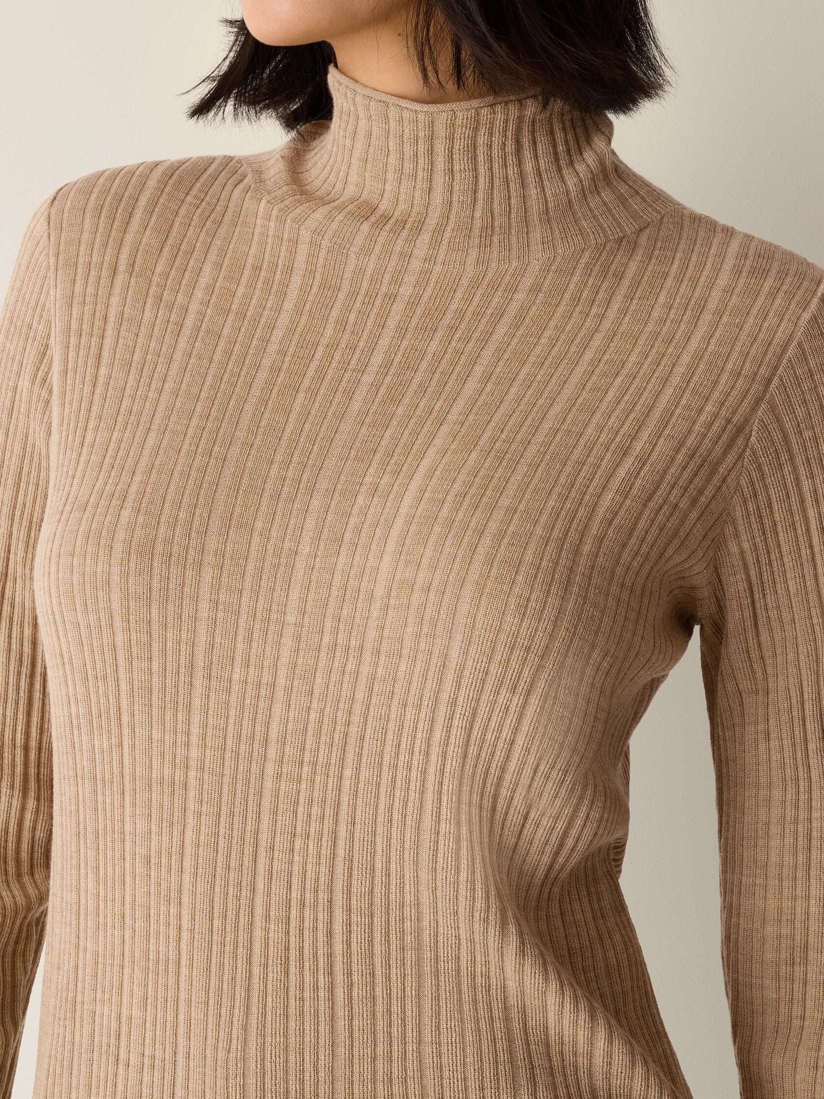 SUPERFINE MERINO TURTLENECK TOP IN REGENERATIVE WOOL