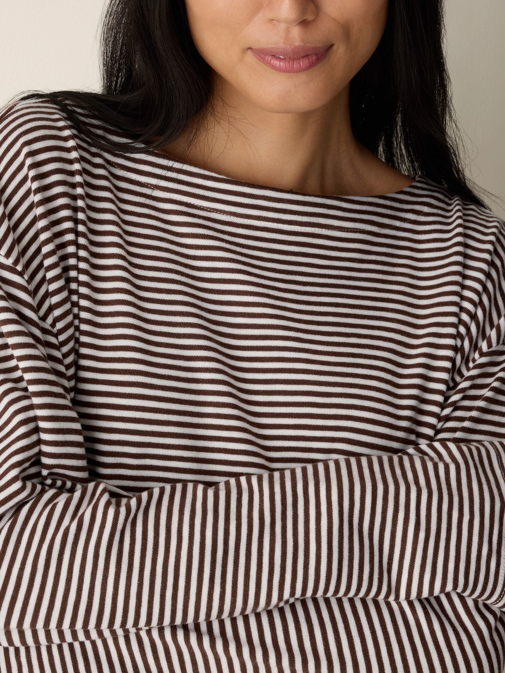 STRIPED ORGANIC COTTON SLUB BATEAU NECK TOP IN TRUFFLE