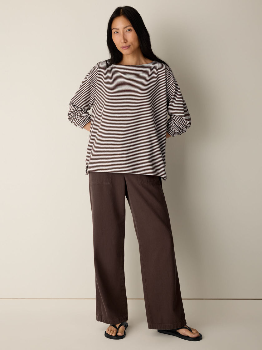 STRIPED ORGANIC COTTON SLUB BATEAU NECK TOP IN TRUFFLE