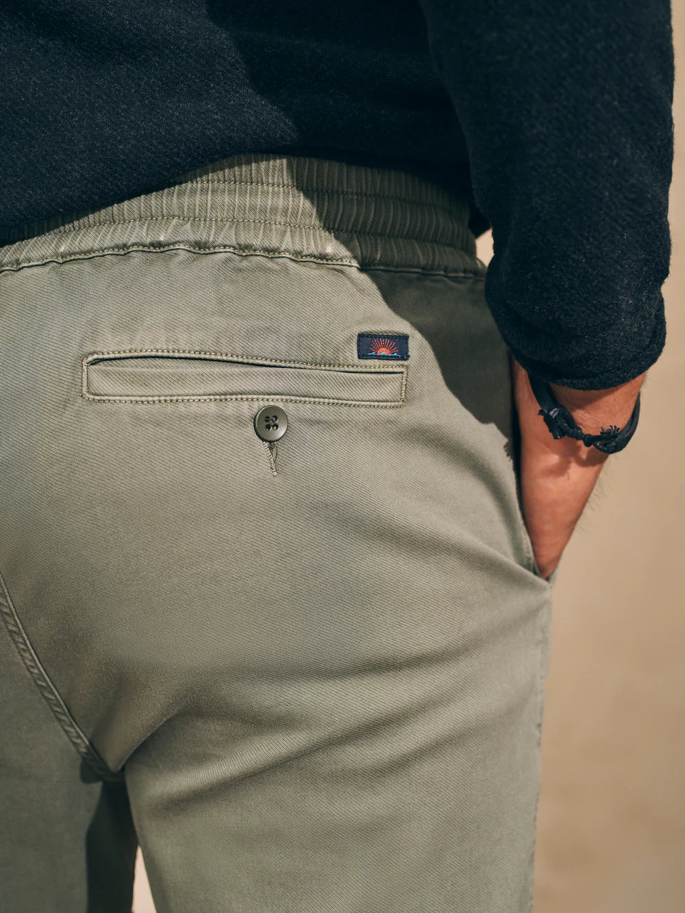 ESSENTIAL DRAWSTRING PANT