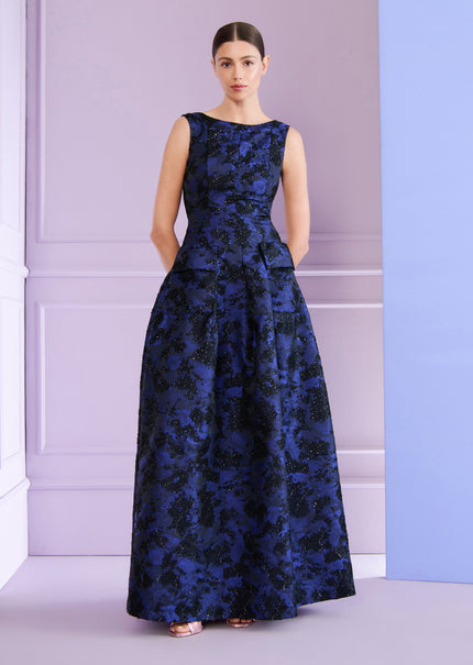 GONZANIA7 GOWN