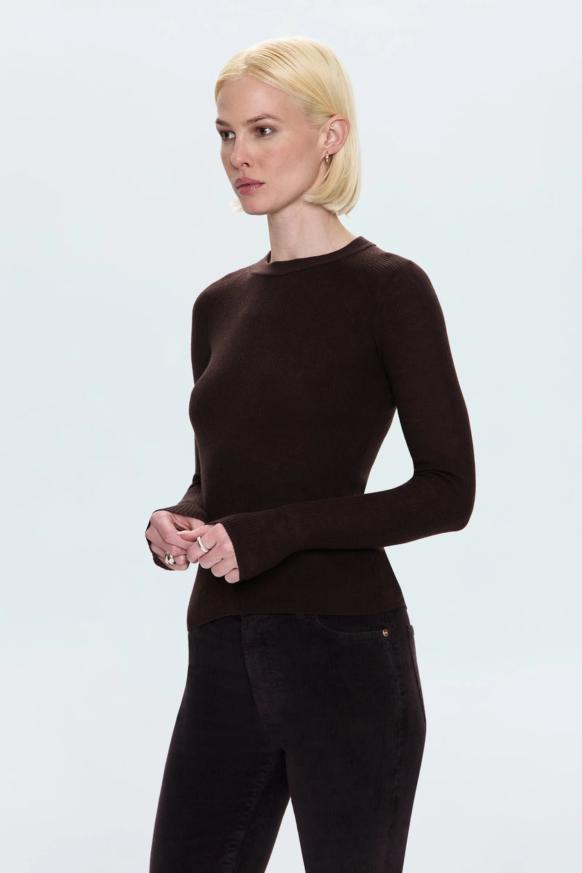 JUNO FEATHER WEIGHT SWEATER IN MOCHA