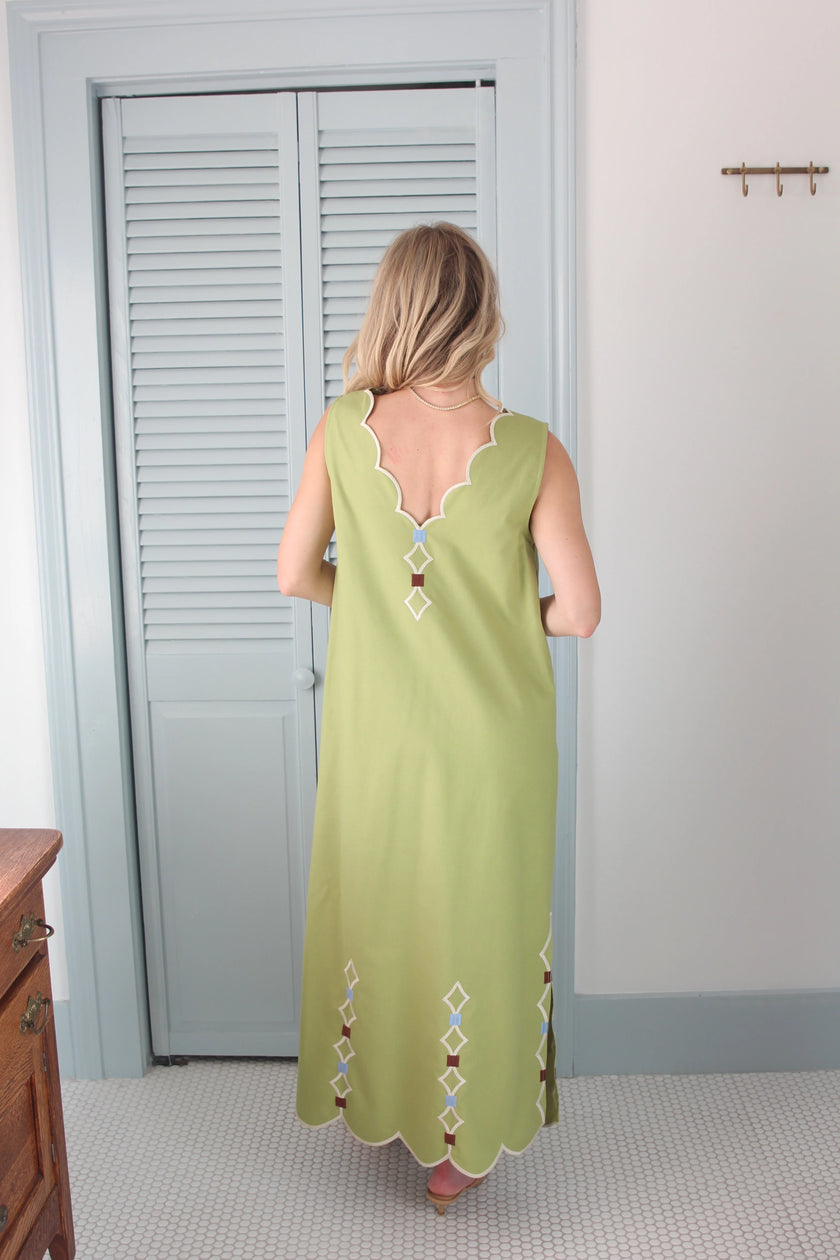 SOLID VNECK EMBROIDERED SCALLOP DRESS IN CITRINE