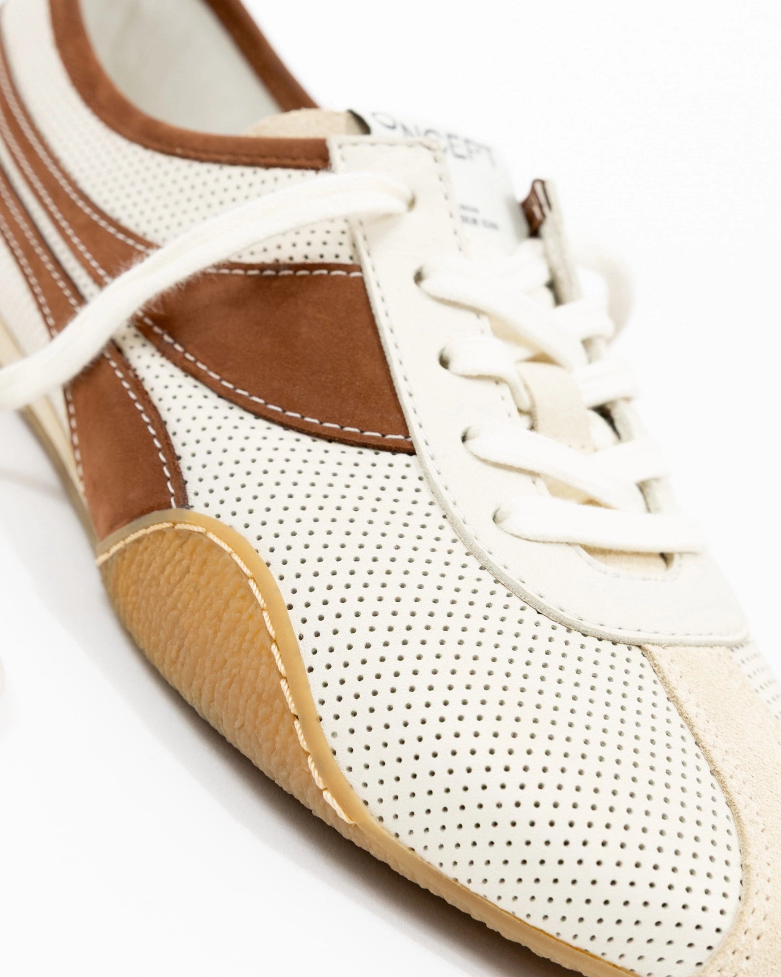 LA SNEAKER