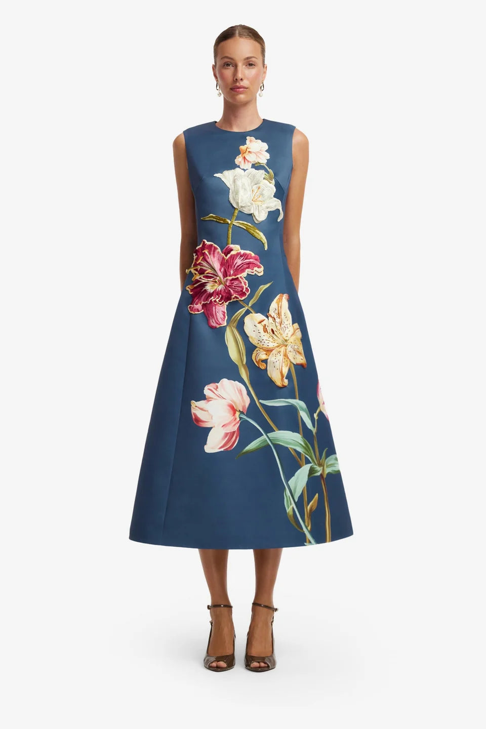 CLEO EMBROIDERED SLEEVELESS MIDI DRESS IN LILY PRINT INDIGO
