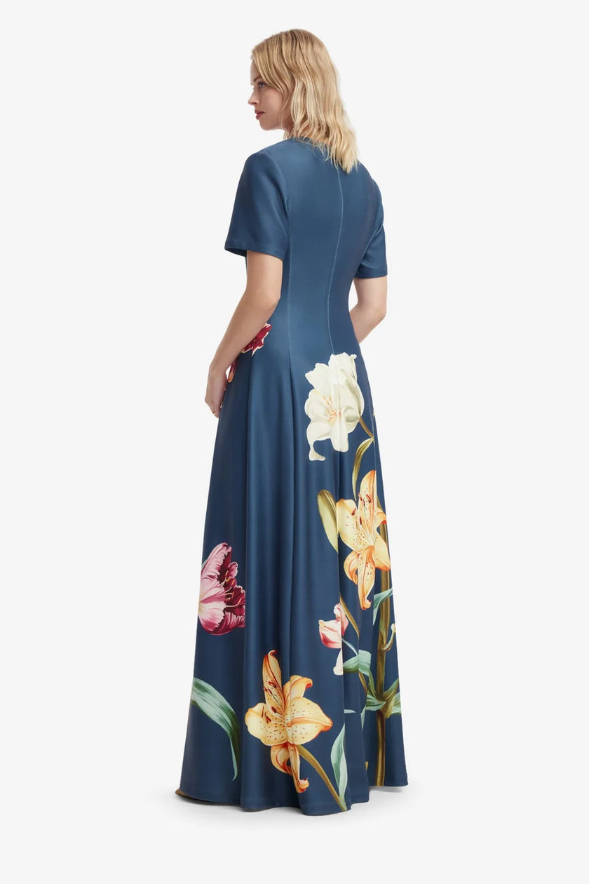 ALICE SHORT SLEEVE MAXI DRESS IN LILY PRINT IN INDIGO