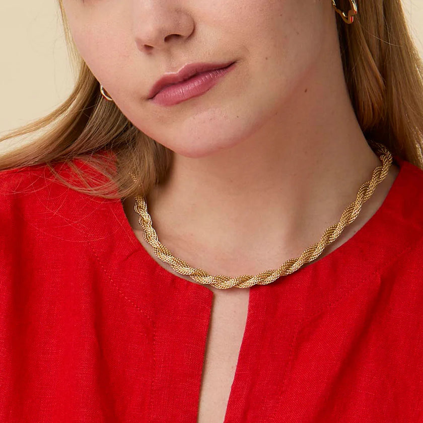 GOLD SERPENTINE MESH NECKLACE