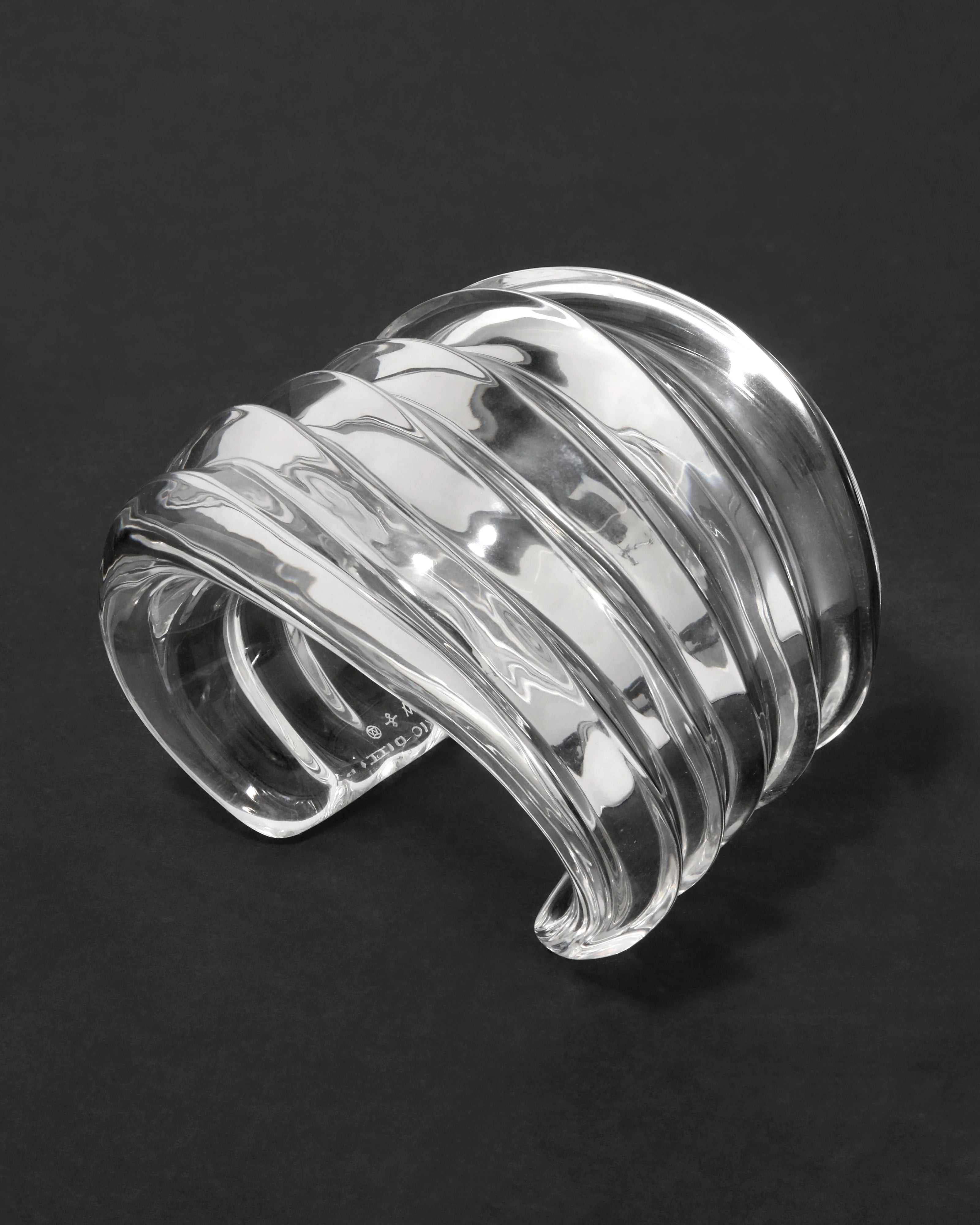 LIQUID LUCITE WIDE RIPPLE CUFF