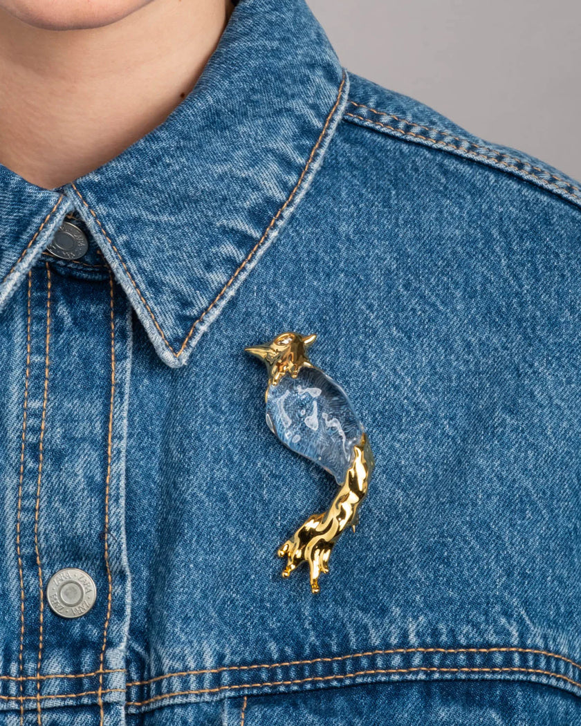 LIQUID LUCITE CARDINAL PIN