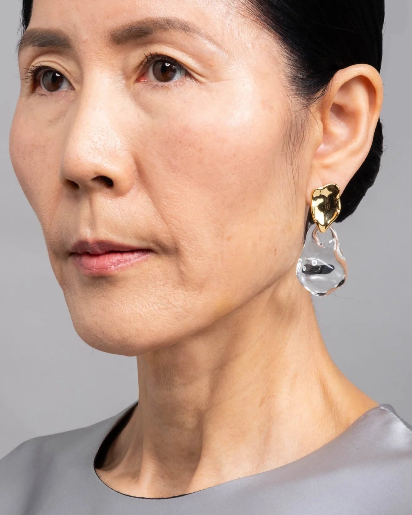 LIQUID LUCITE WAFER POST EARRING