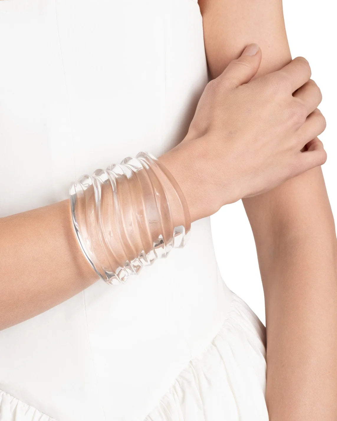 LIQUID LUCITE WIDE RIPPLE CUFF