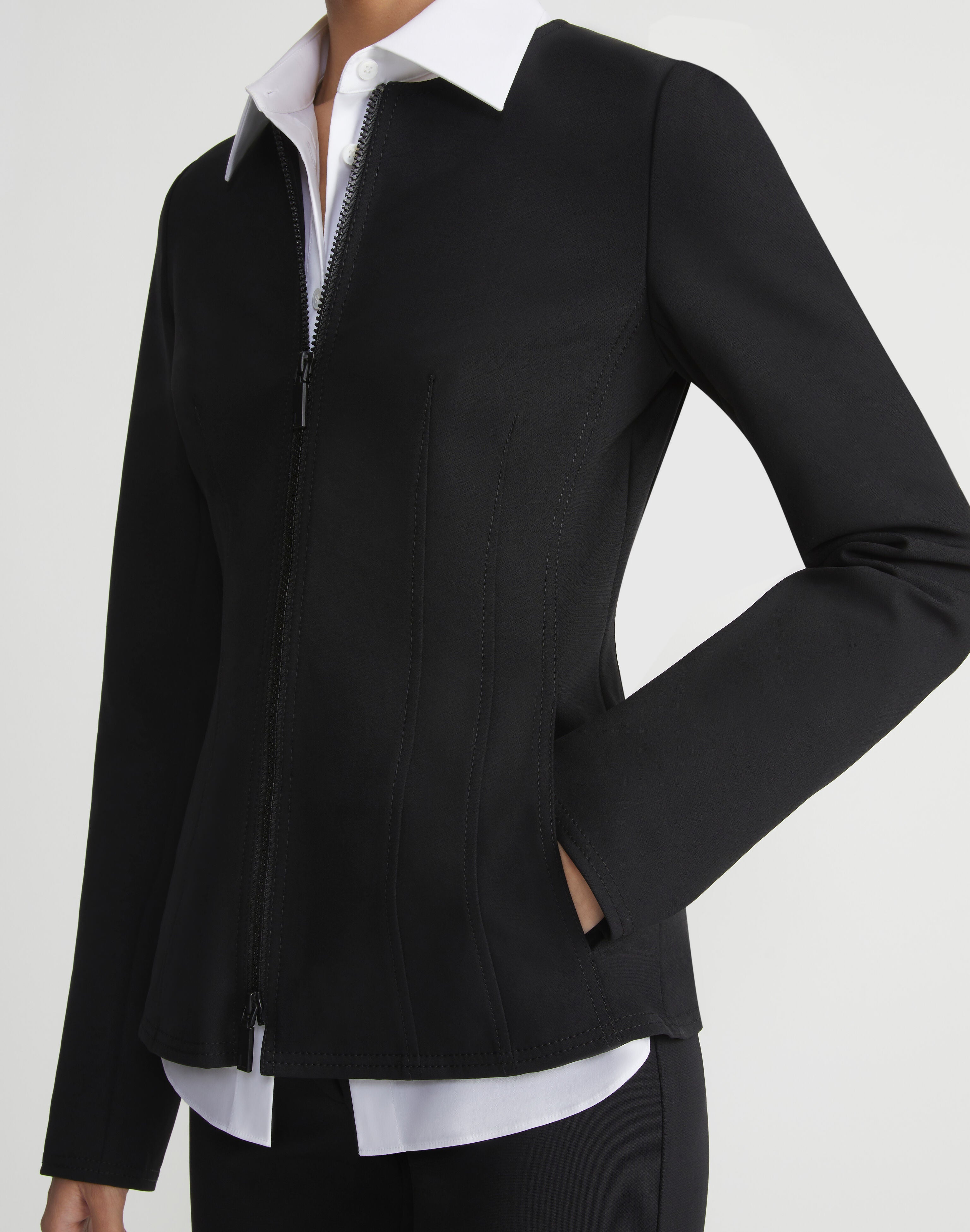 ACCLAIMED STRETCH FITTED JACKET