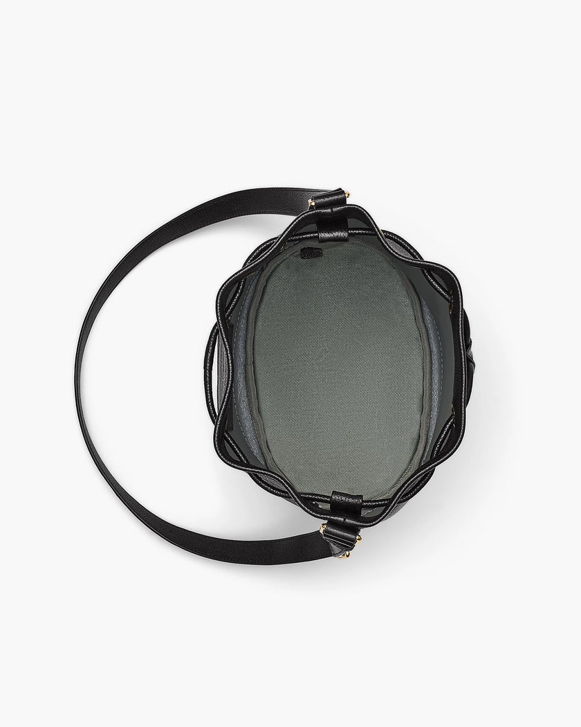 THE LEATHER LARGE BUCKET BAG