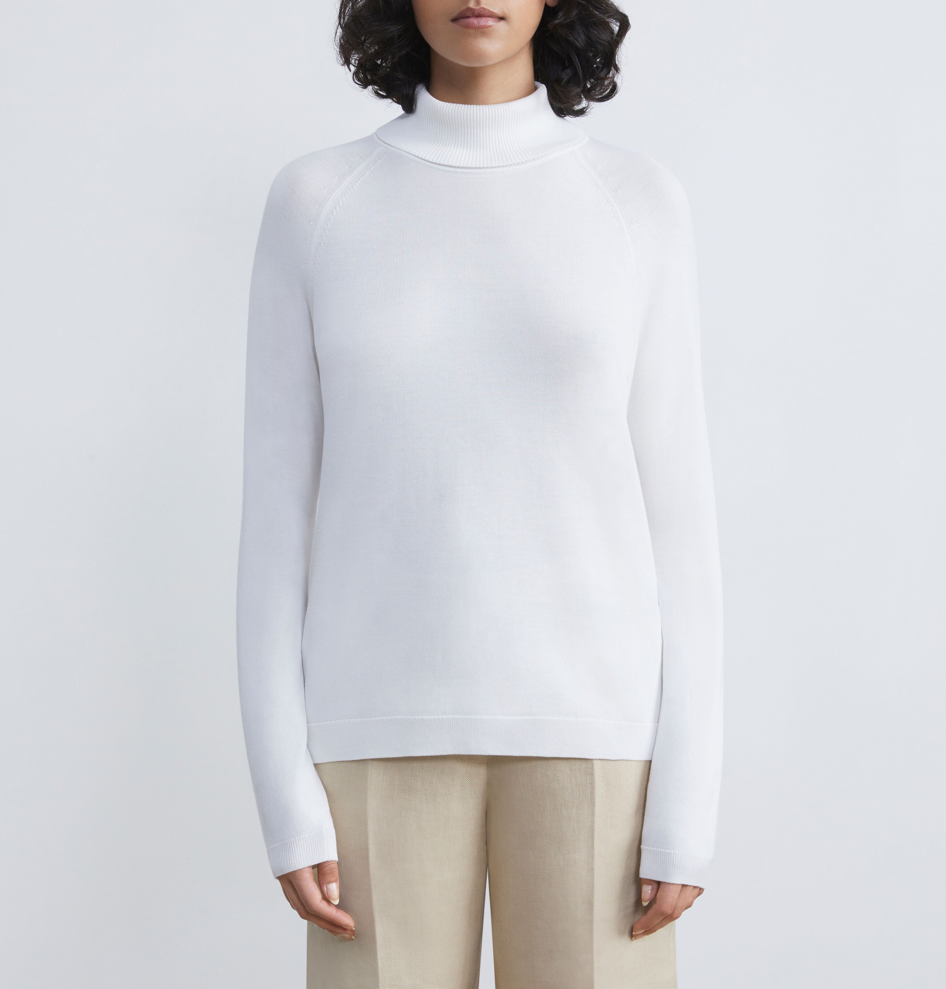 RAGLAN SLEEVE TURTLENECK