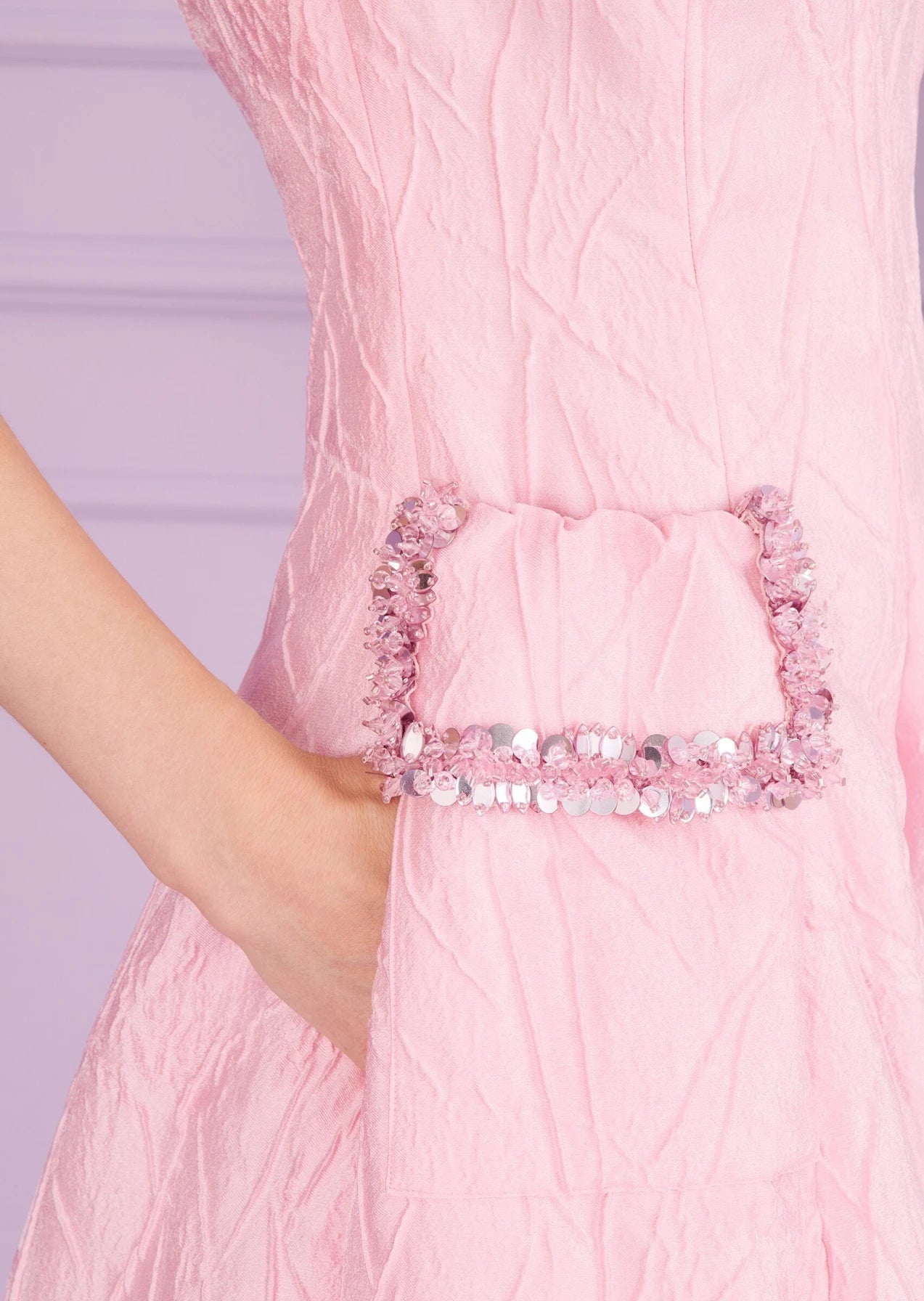 MOMO25 GOWN